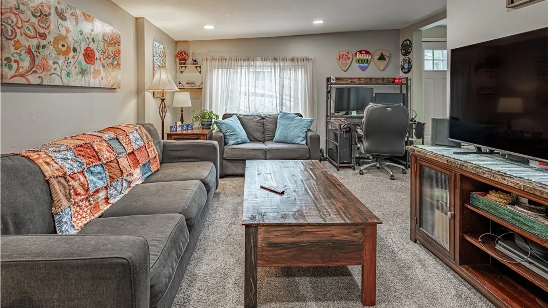Property at 1 Royal Lane, Lockport City, NY 14094 16