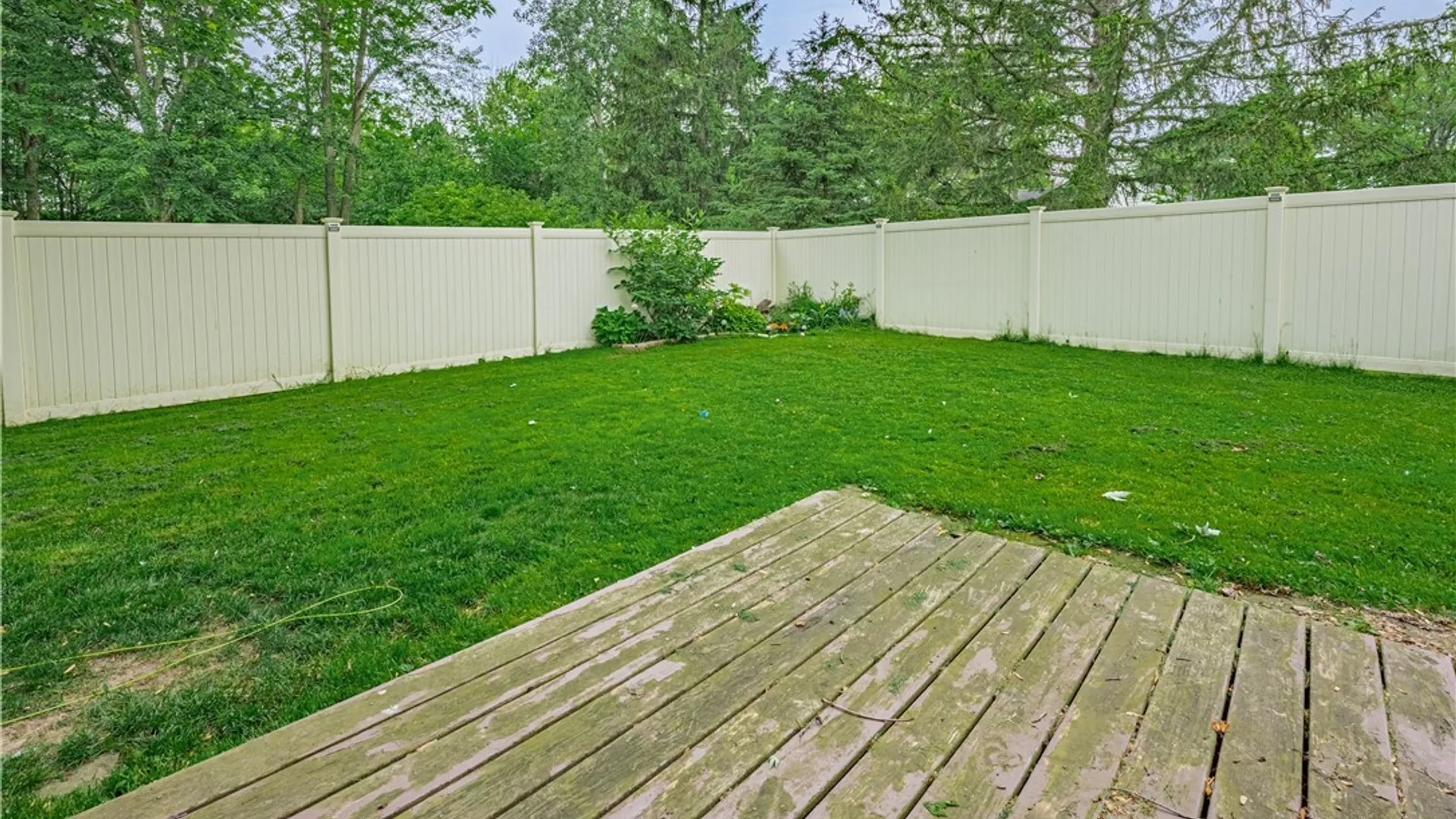 Property at 1 Royal Lane, Lockport City, NY 14094 27