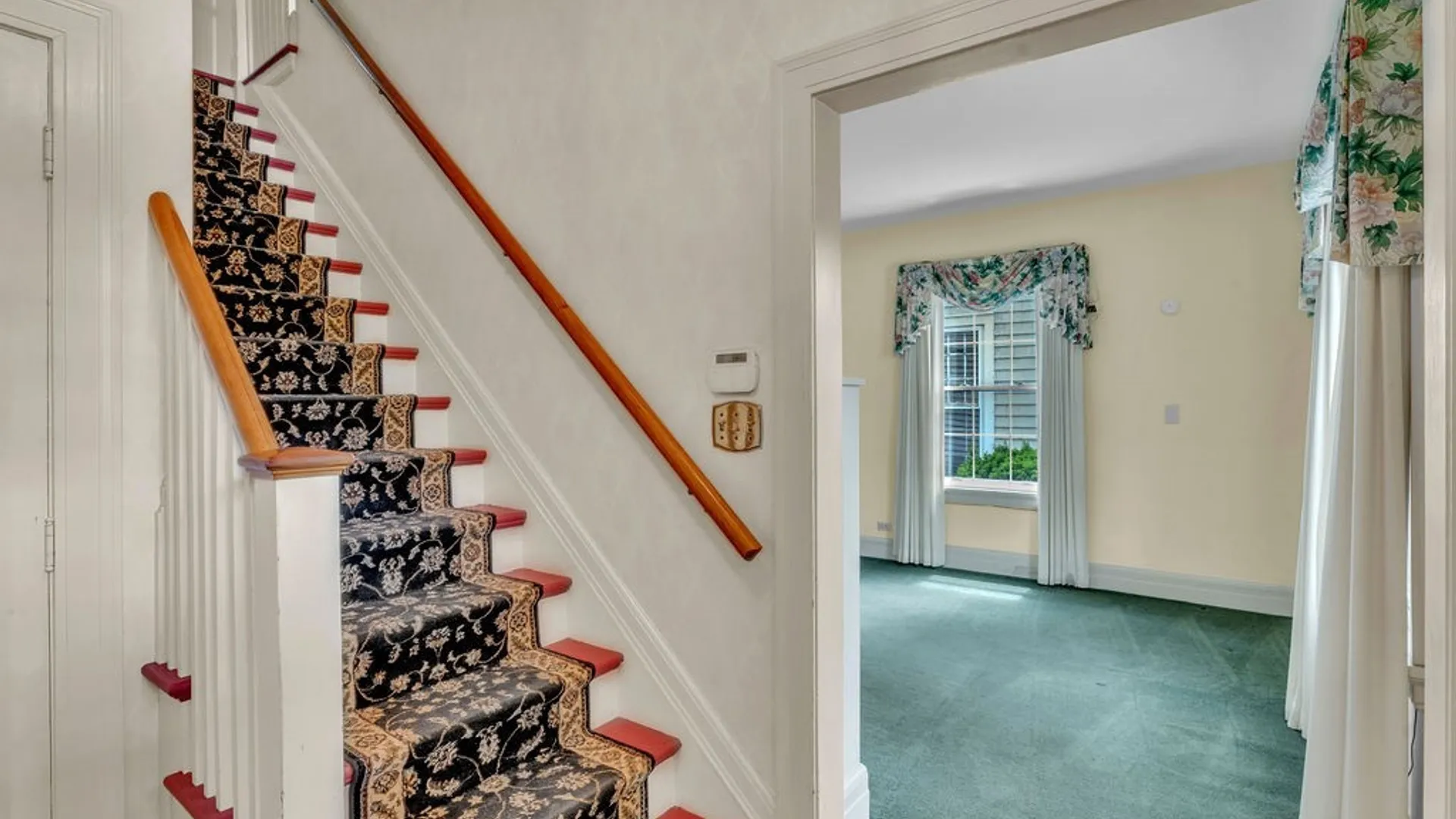 Property at 17 Colvin Avenue, Buffalo, NY 14216 4