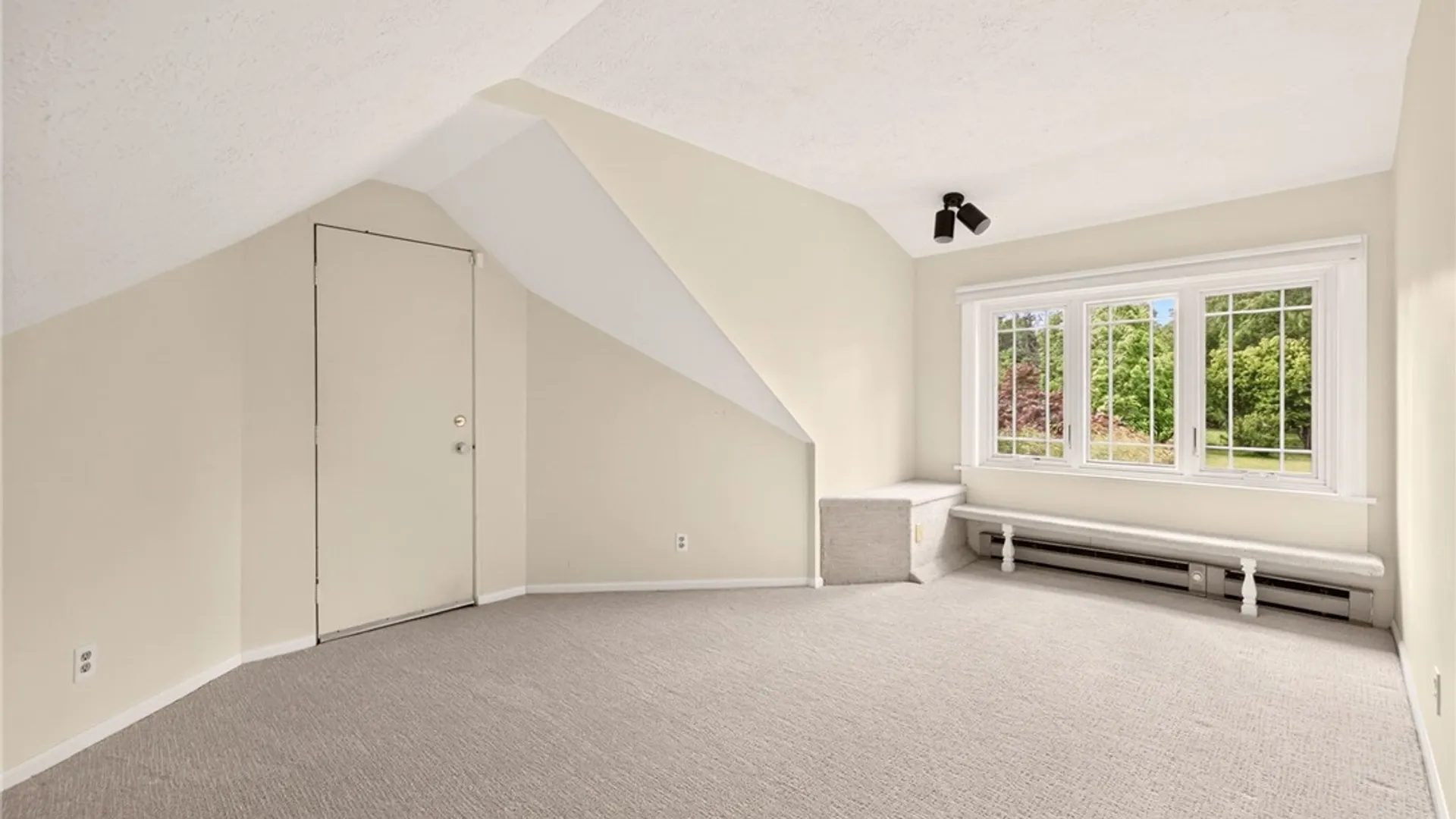 Property at 14 Pin Hook Lane, Pittsford, NY 14534 33