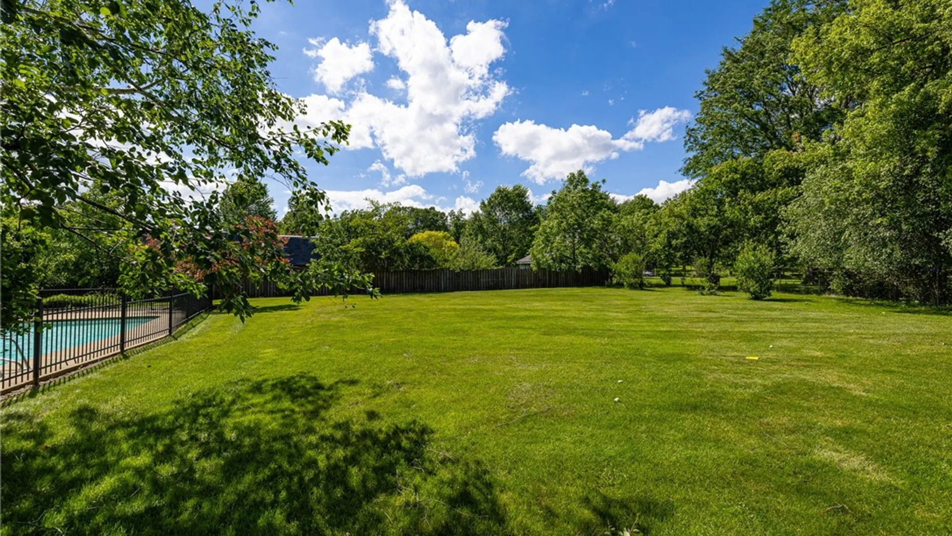 Property at 14 Pin Hook Lane, Pittsford, NY 14534 42