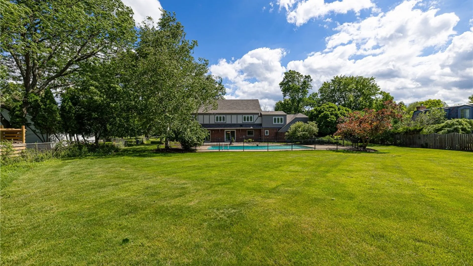 Property at 14 Pin Hook Lane, Pittsford, NY 14534 43
