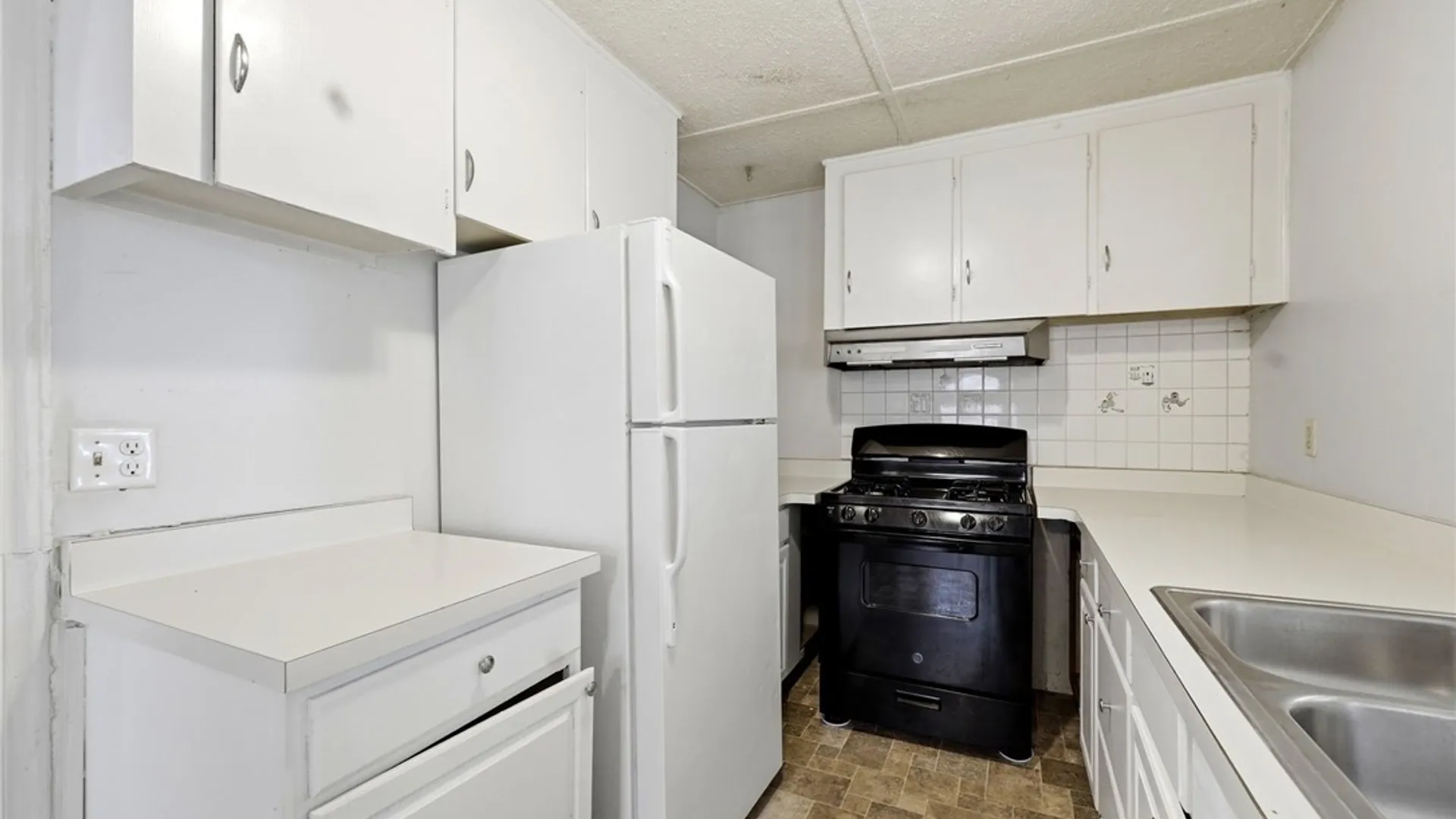 Property at 18 Columbia Avenue, Batavia City, NY 14020 5