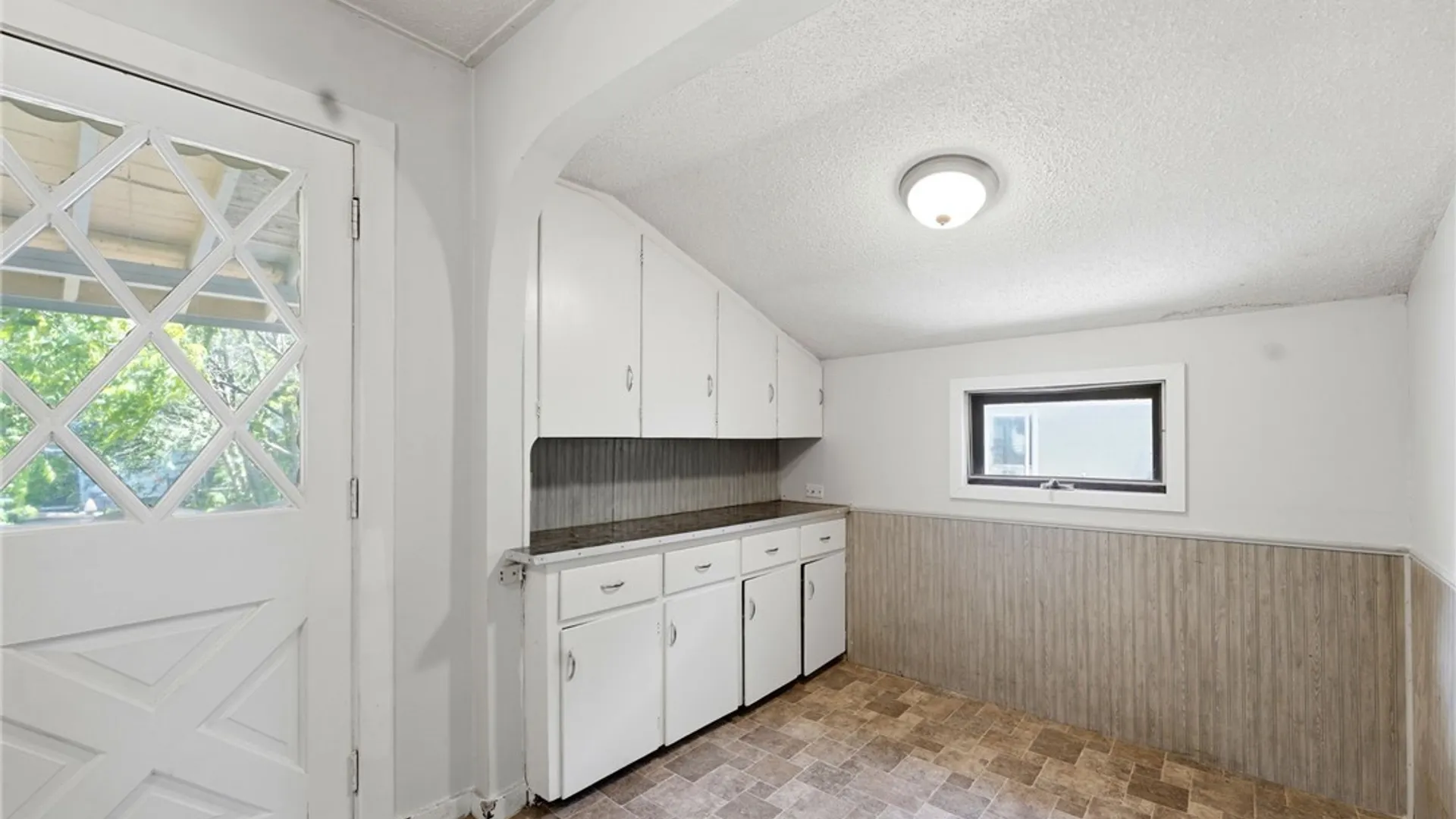 Property at 18 Columbia Avenue, Batavia City, NY 14020 9