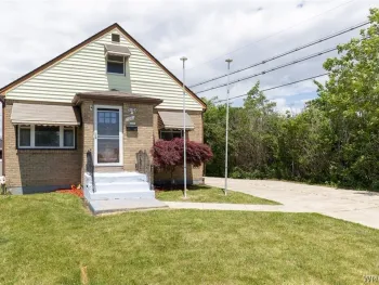 Property at 106 Aspinwood Place, Tonawanda, NY 14223
