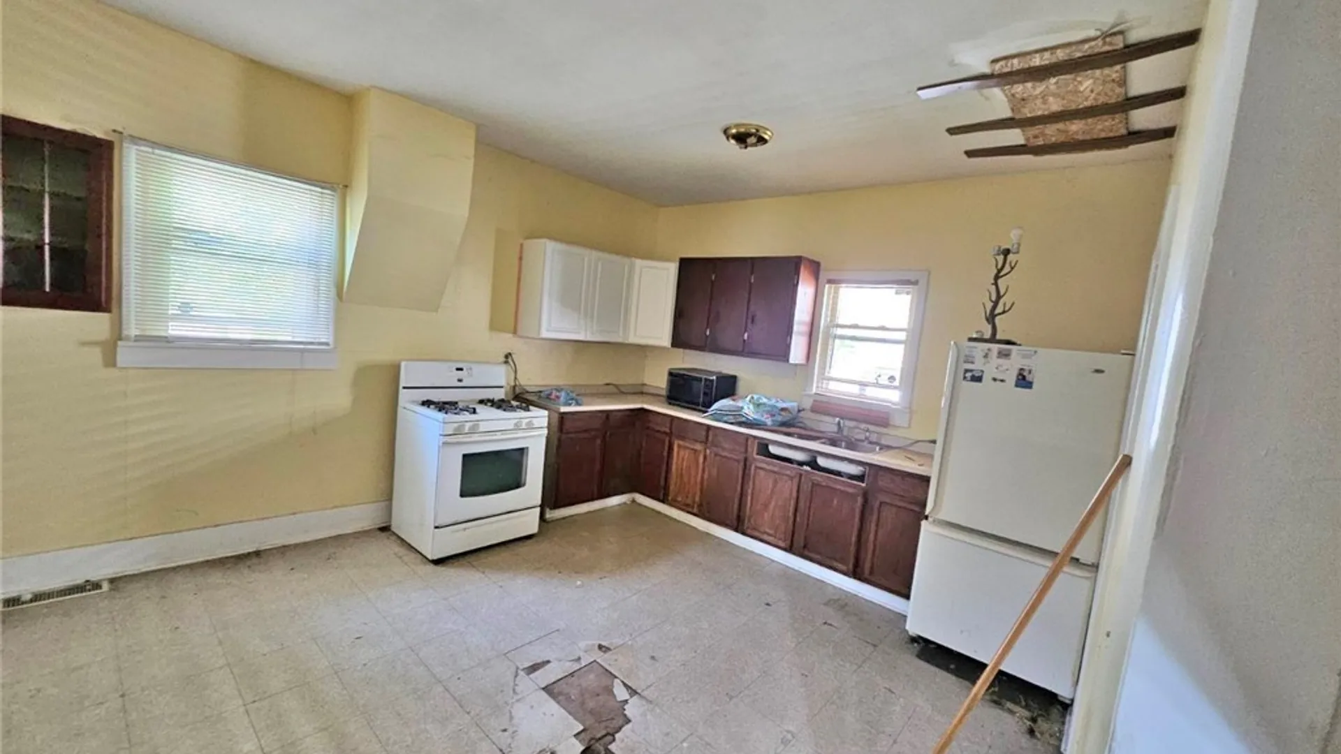 Property at 2430 Midland Avenue, Syracuse, NY 13205 6