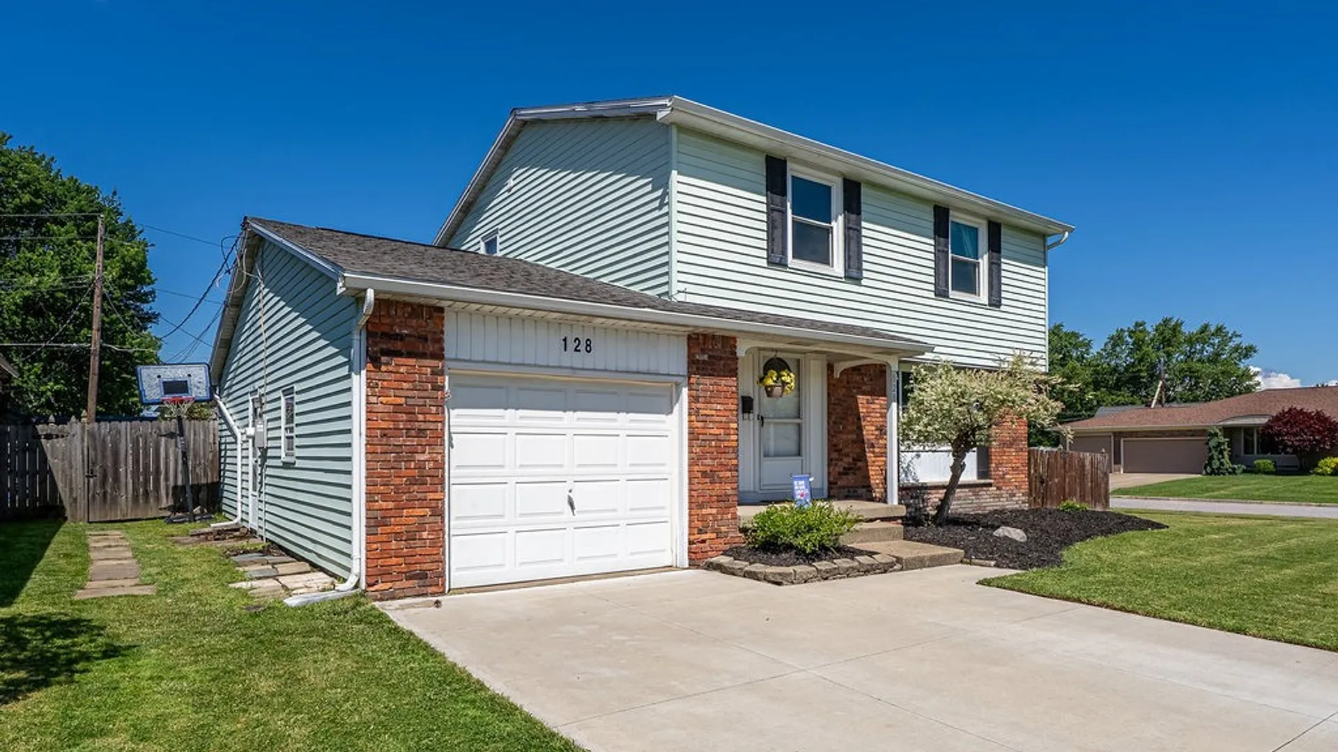 Property at 128 Annette Drive, West Seneca, NY 14224 2