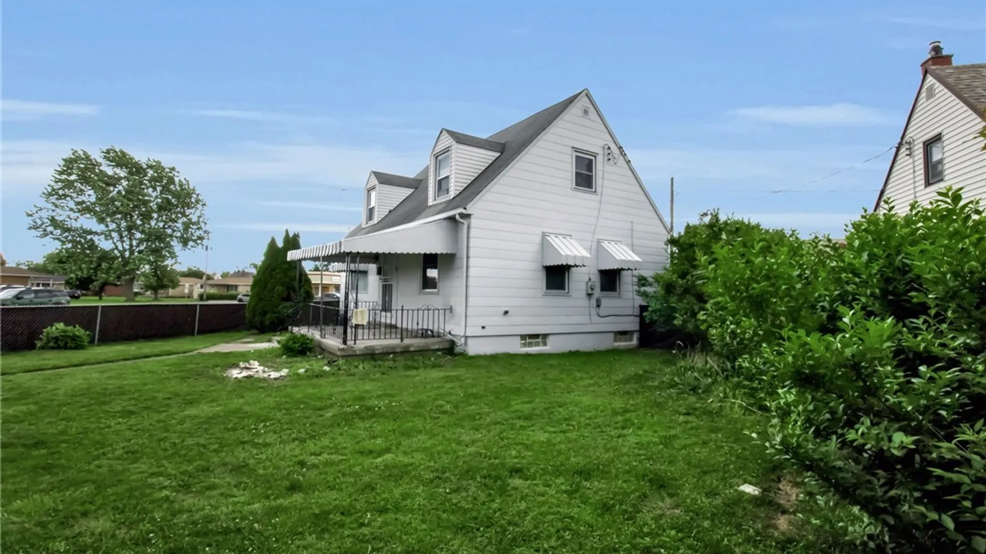 Property at 5 Greenleaf Lane, Cheektowaga, NY 14225 37