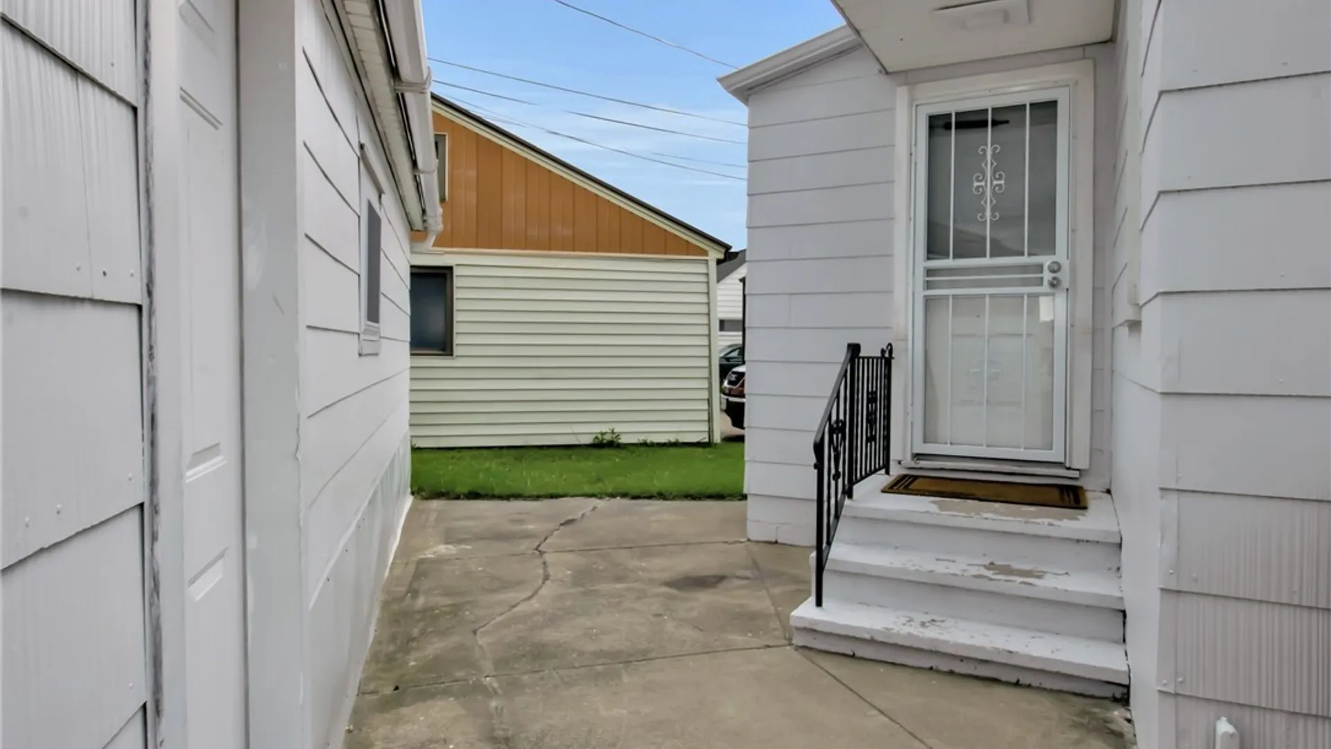 Property at 5 Greenleaf Lane, Cheektowaga, NY 14225 43