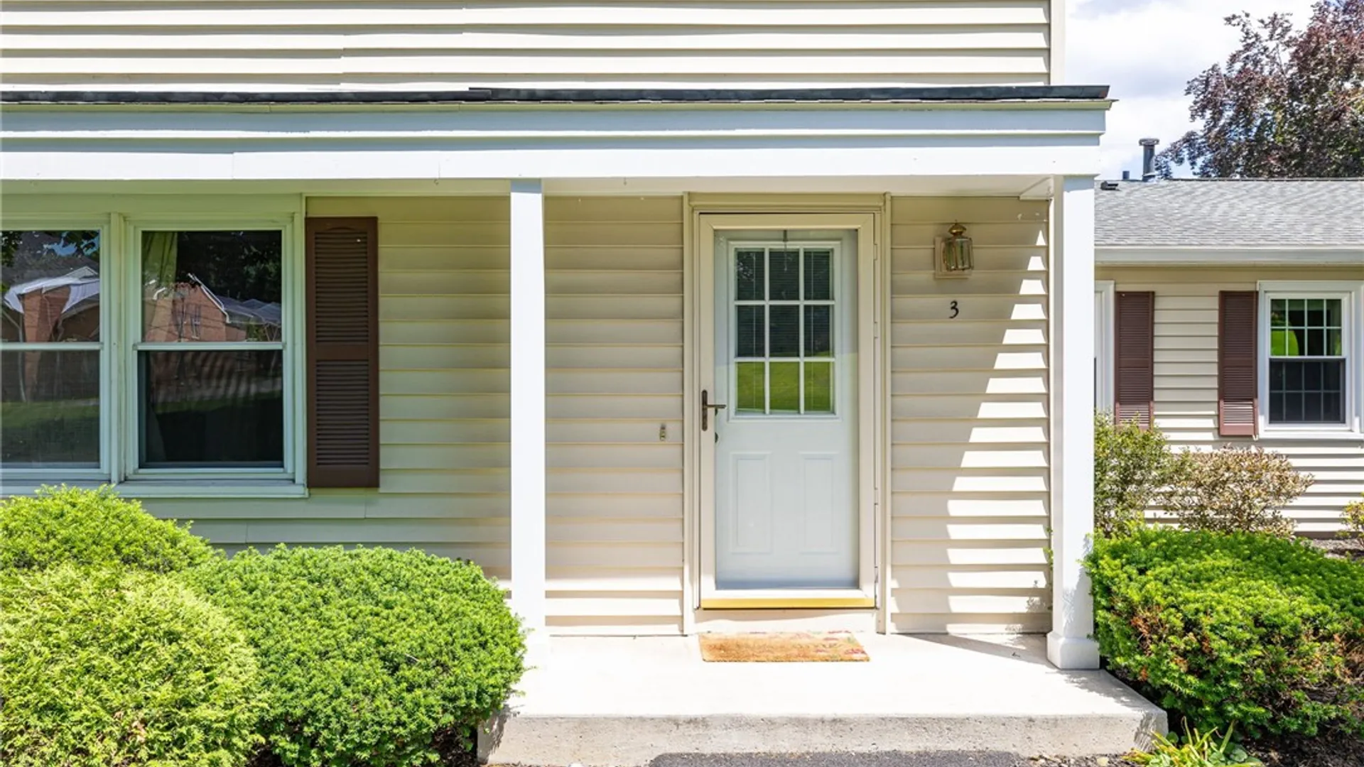 Property at 3 Eagle Lane, Perinton, NY 14450 2