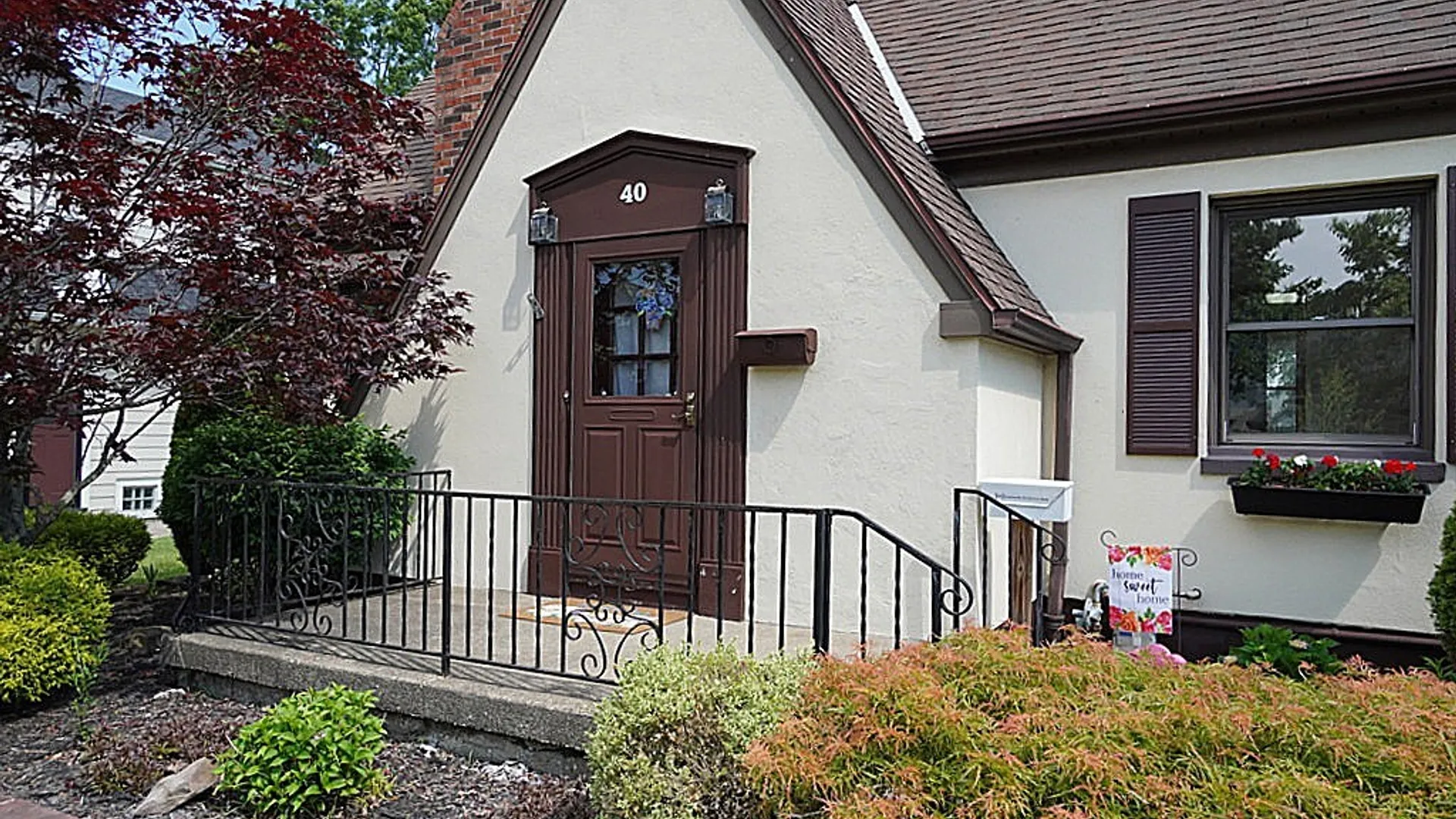 Property at 40 Kenton Road, Tonawanda, NY 14217 2