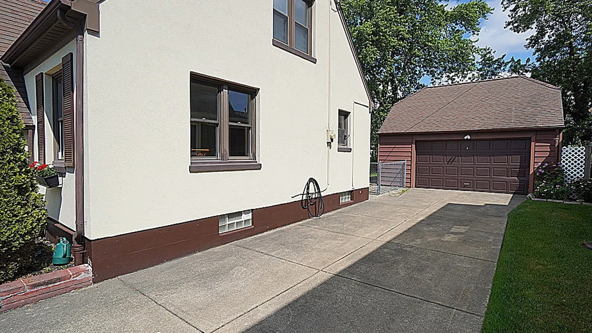 Property at 40 Kenton Road, Tonawanda, NY 14217 4