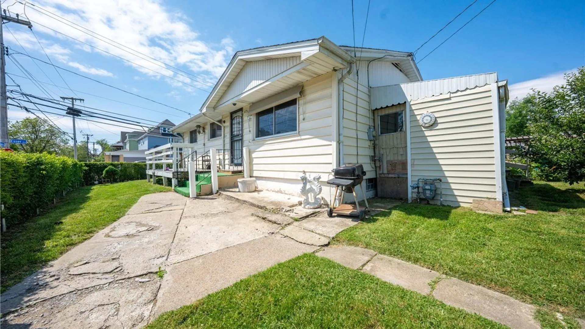 Property at 142 Esser Avenue, Buffalo, NY 14207 3