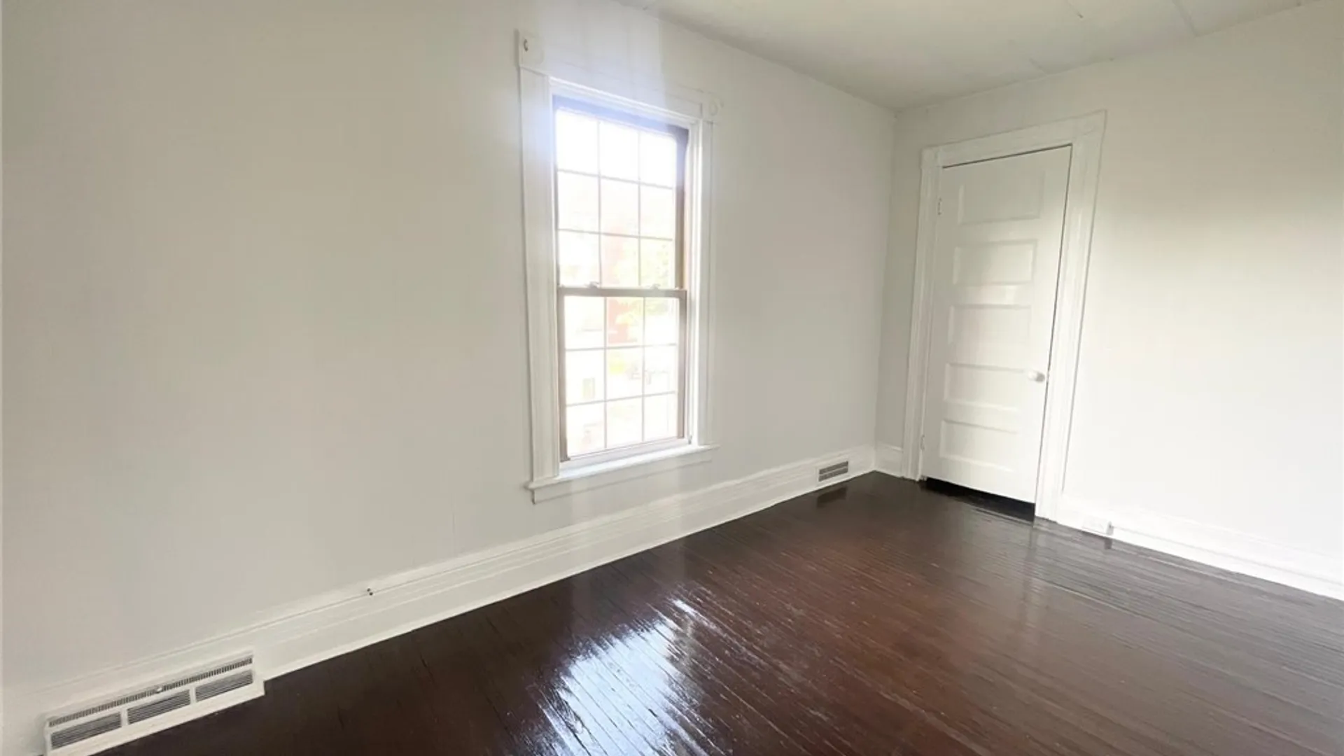 Property at 1129 West Avenue, Buffalo, NY 14213 24