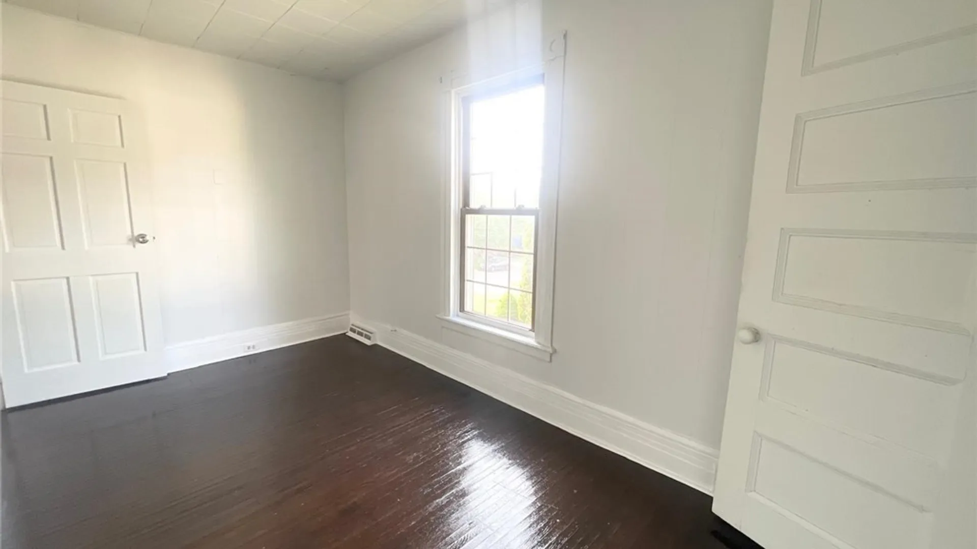 Property at 1129 West Avenue, Buffalo, NY 14213 25