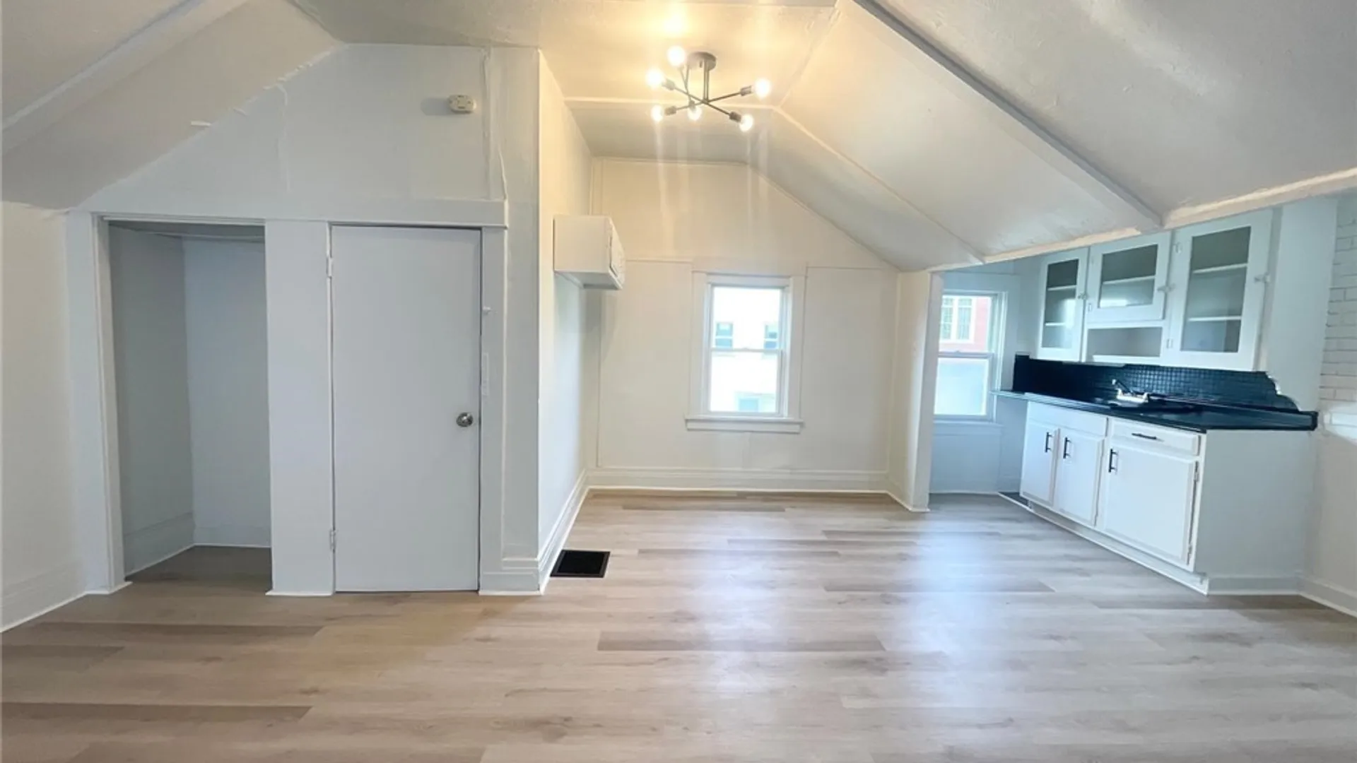 Property at 1129 West Avenue, Buffalo, NY 14213 37