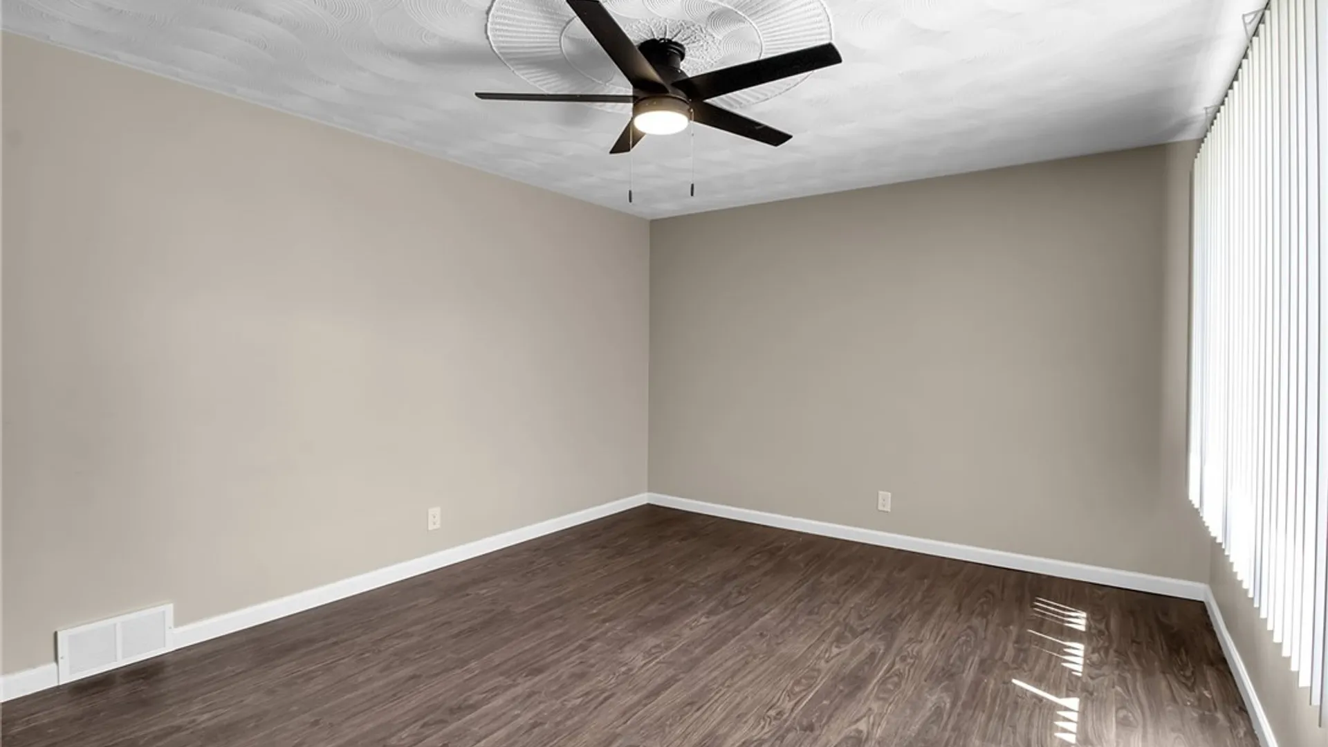 Property at 1532 98th Street, Niagara Falls, NY 14304 8