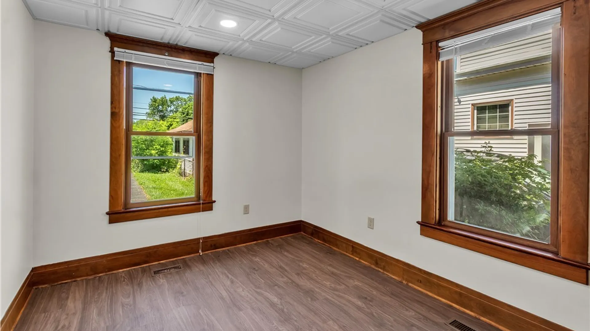 Property at 117 W Humboldt Parkway, Buffalo, NY 14214 14