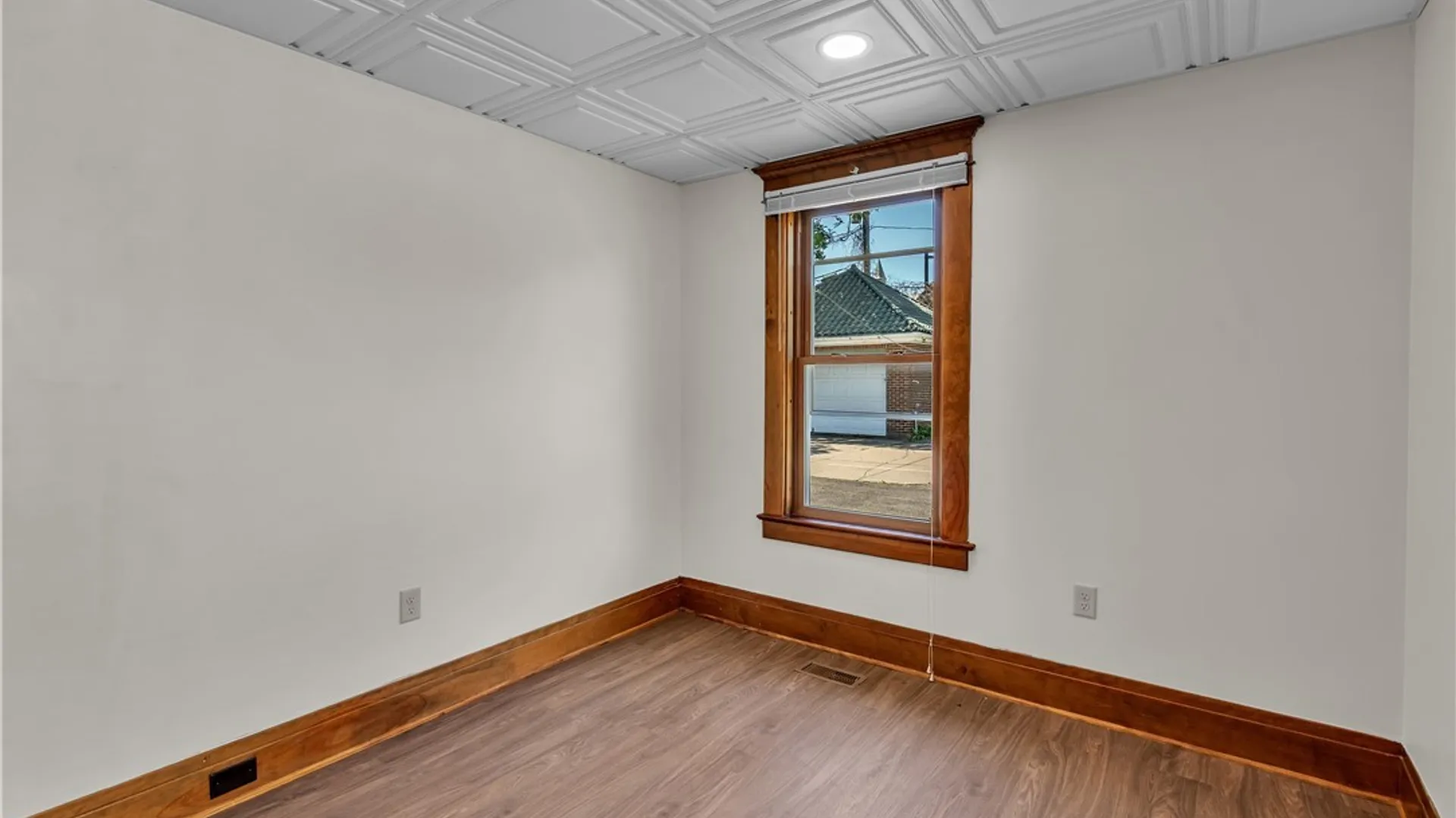 Property at 117 W Humboldt Parkway, Buffalo, NY 14214 15