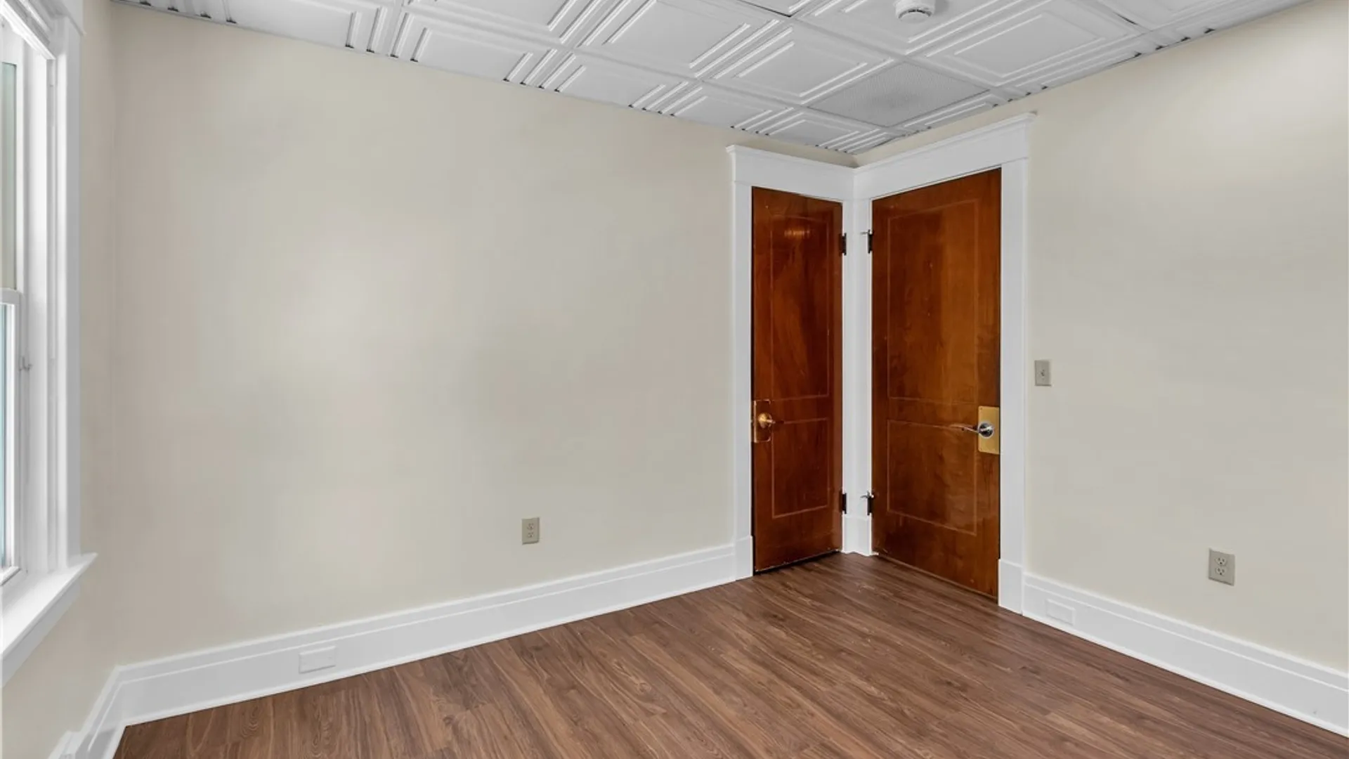 Property at 117 W Humboldt Parkway, Buffalo, NY 14214 35