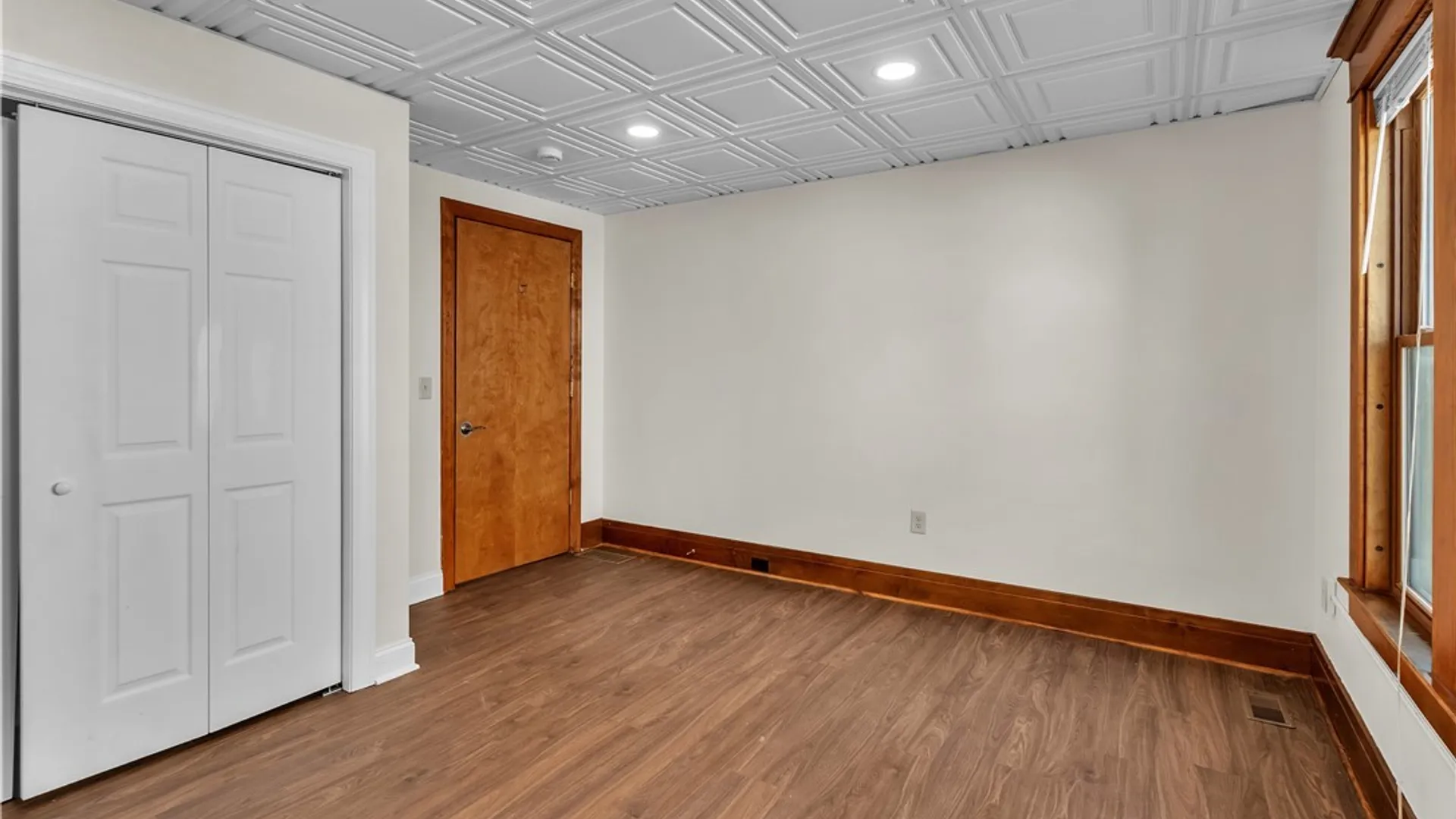 Property at 117 W Humboldt Parkway, Buffalo, NY 14214 8