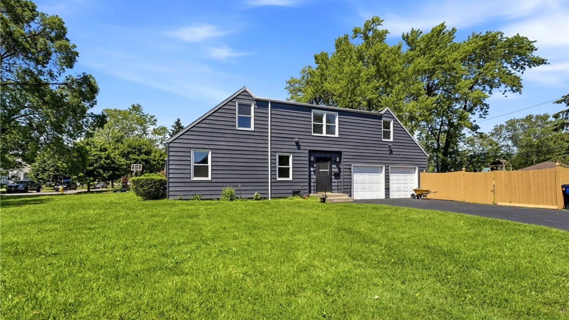 Property at 180 Royal Parkway, Amherst, NY 14221 4