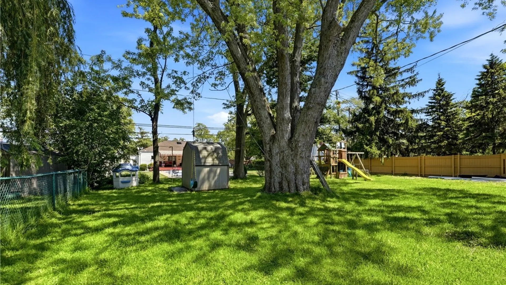 Property at 180 Royal Parkway, Amherst, NY 14221 44