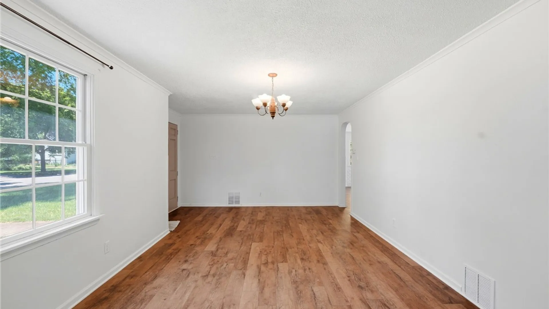 Property at 180 Royal Parkway, Amherst, NY 14221 9