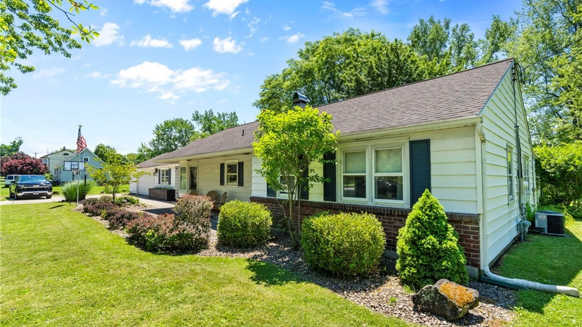 Property at 50 Maple Drive, Lancaster, NY 14026 4