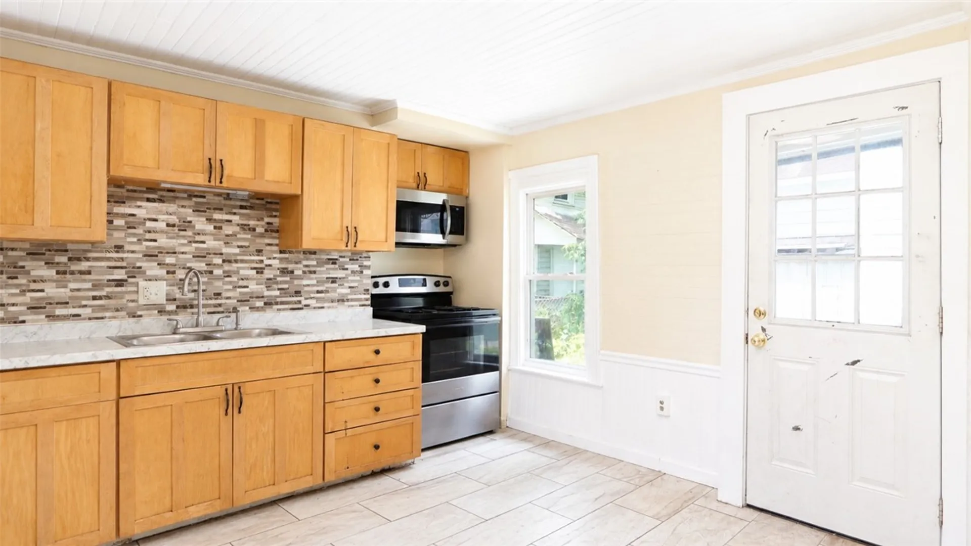 Property at 171 Pulteney St, Geneva City, NY 14456 7