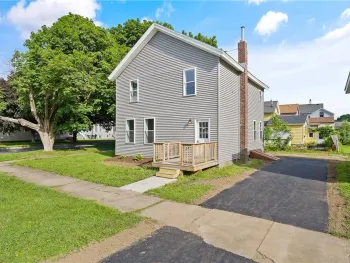 105 E Cayuga Street, Oswego, NY 13126