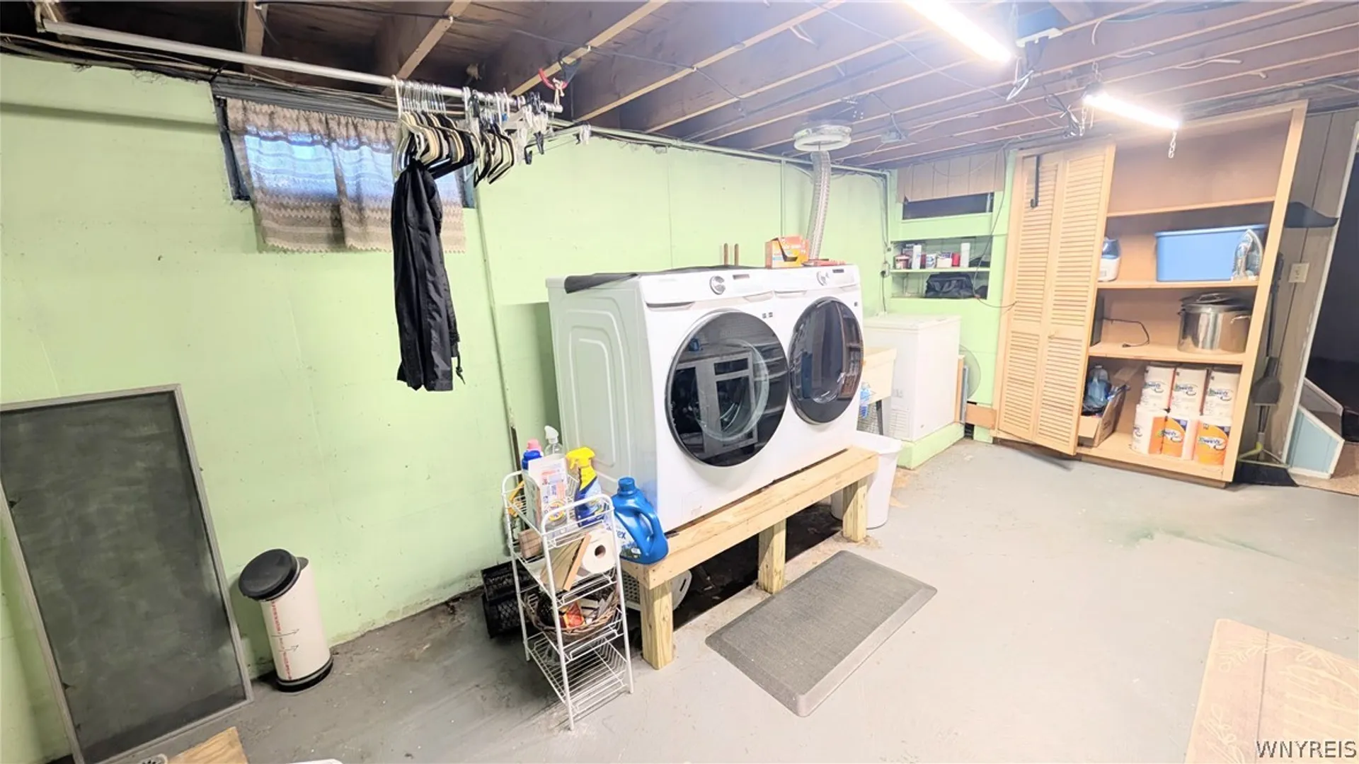 Property at 8915 Brookside Drive, Niagara Falls, NY 14304 27