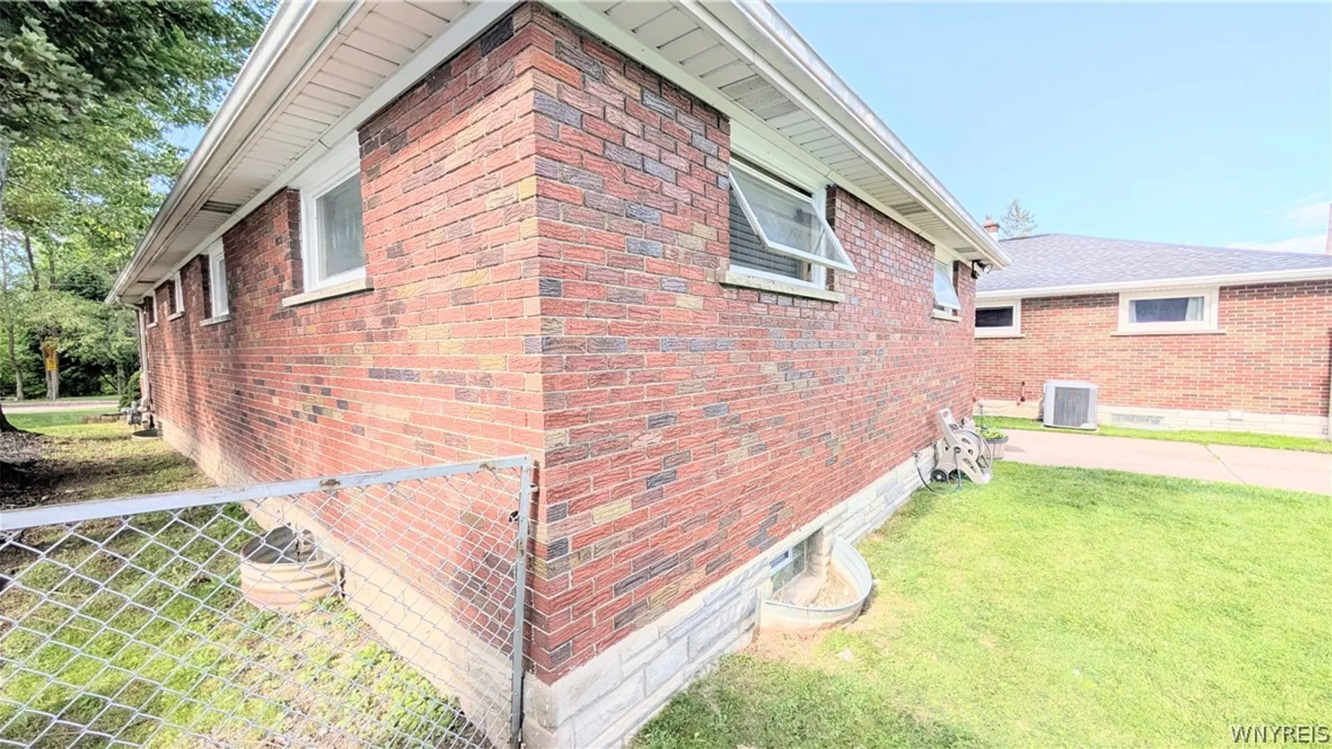 Property at 8915 Brookside Drive, Niagara Falls, NY 14304 33