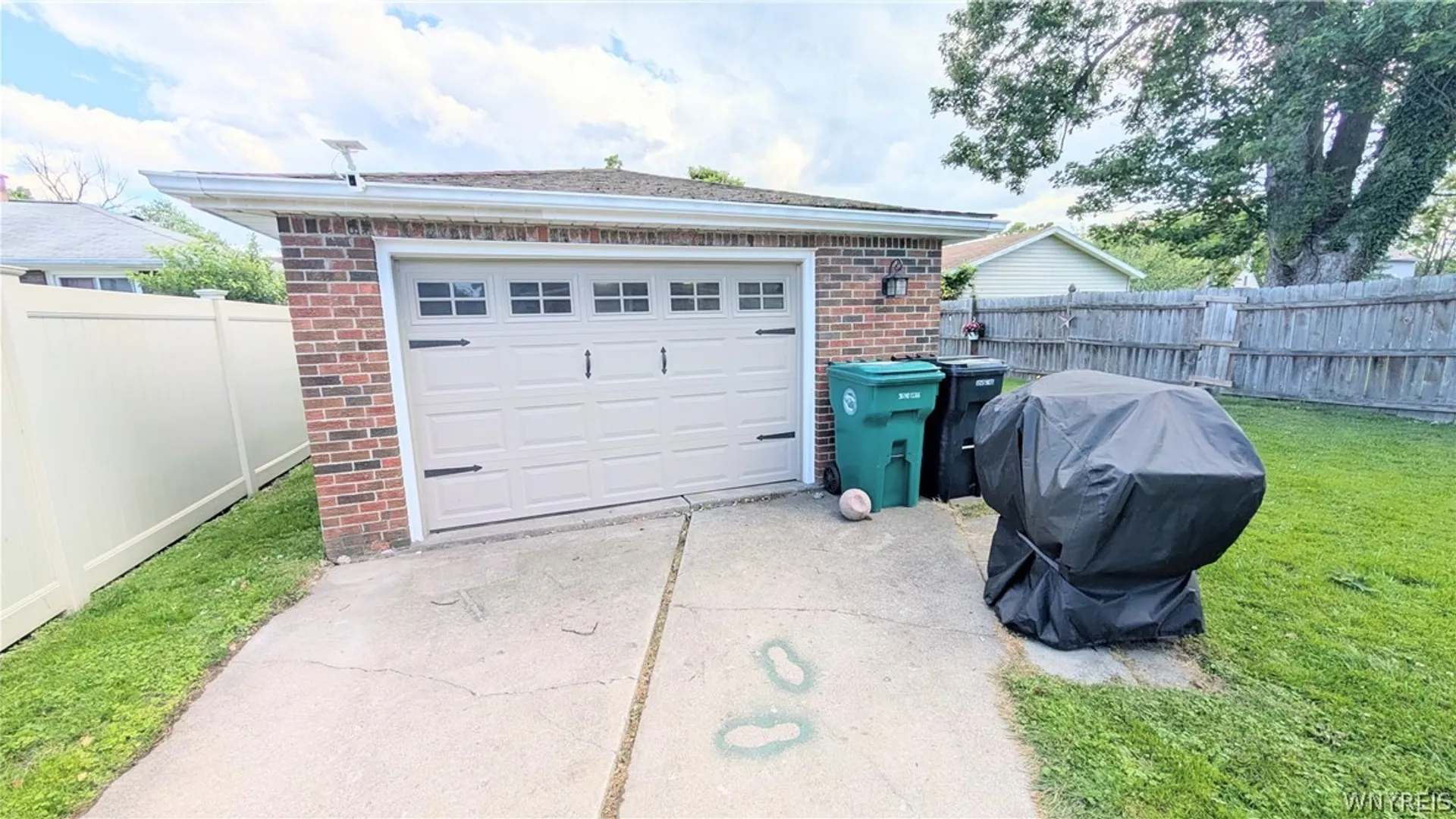 Property at 8915 Brookside Drive, Niagara Falls, NY 14304 34