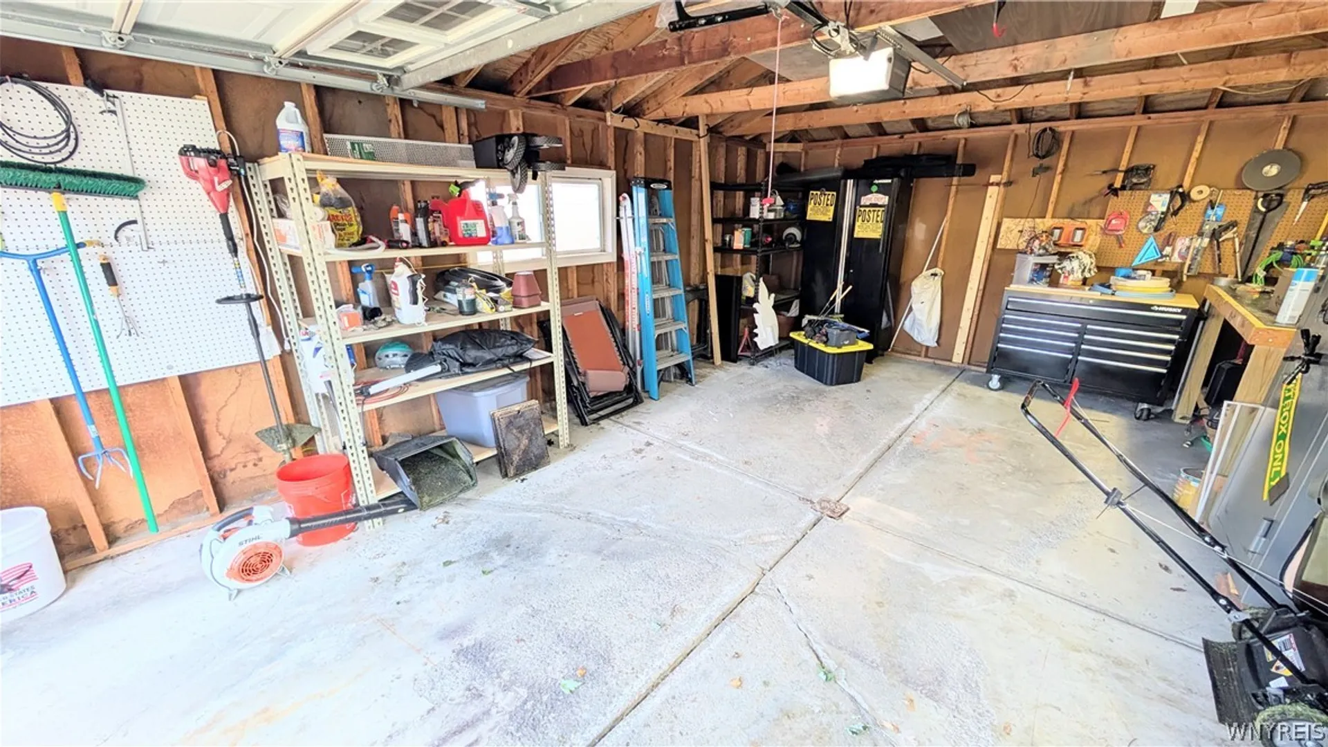 Property at 8915 Brookside Drive, Niagara Falls, NY 14304 37