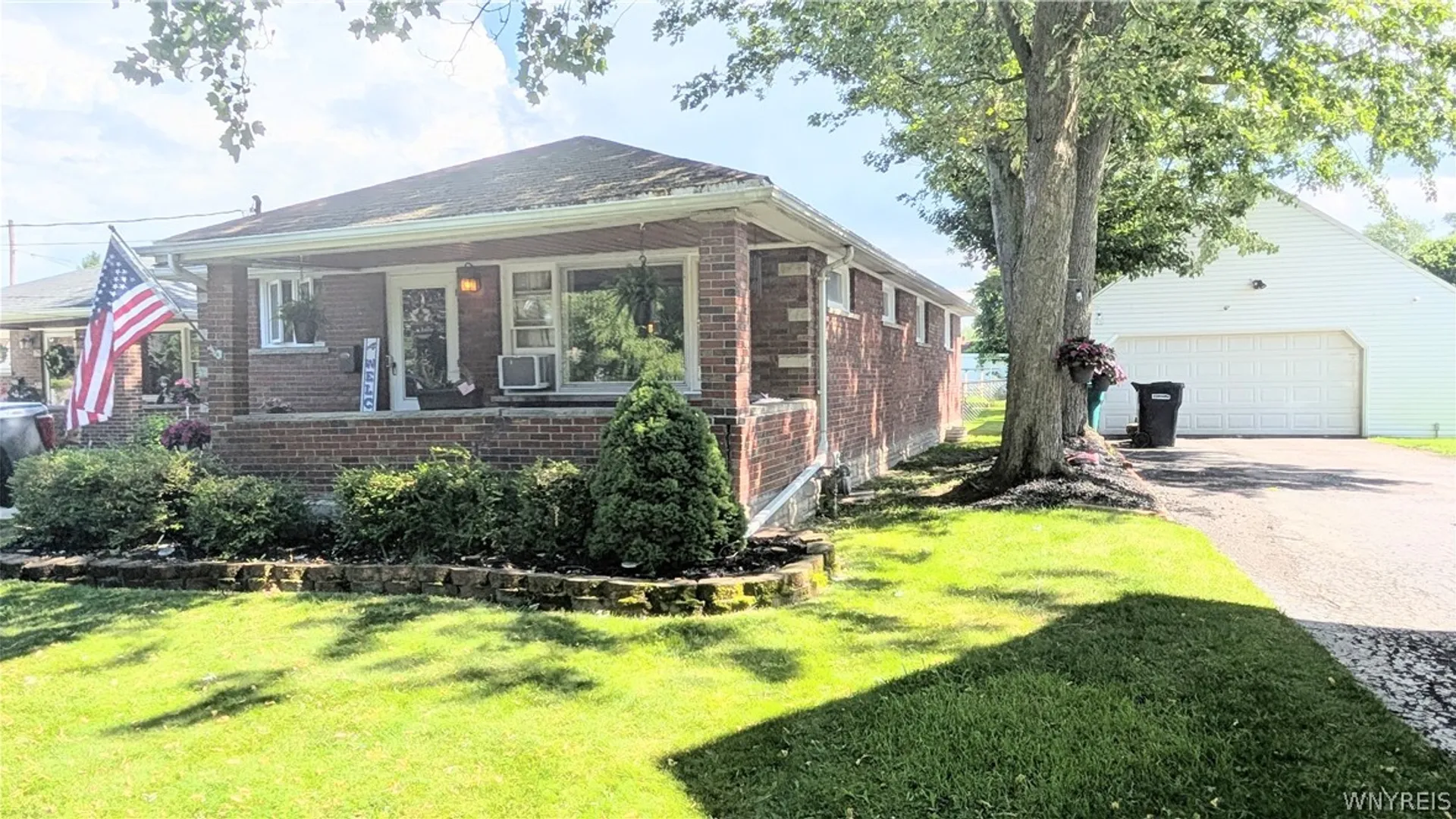 Property at 8915 Brookside Drive, Niagara Falls, NY 14304 38