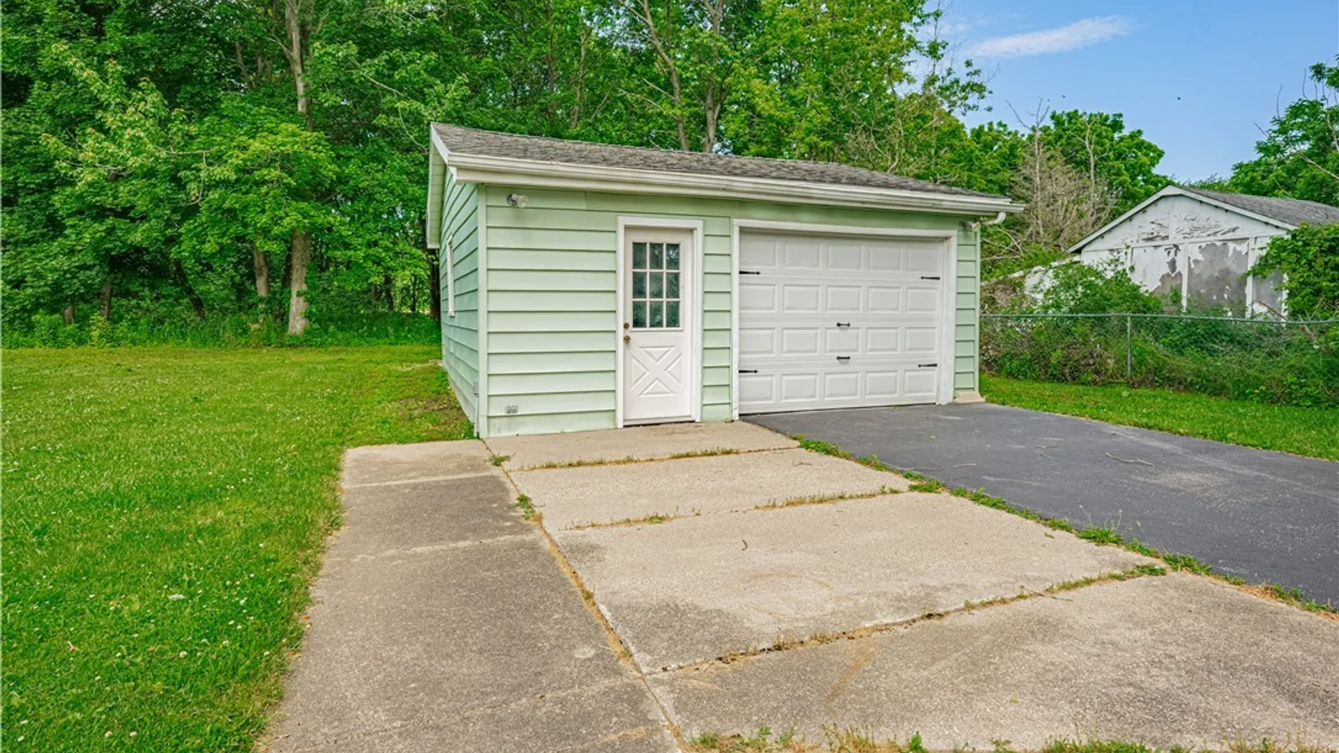 Property at 5812 Joanne Drive, Cambria, NY 14132 41