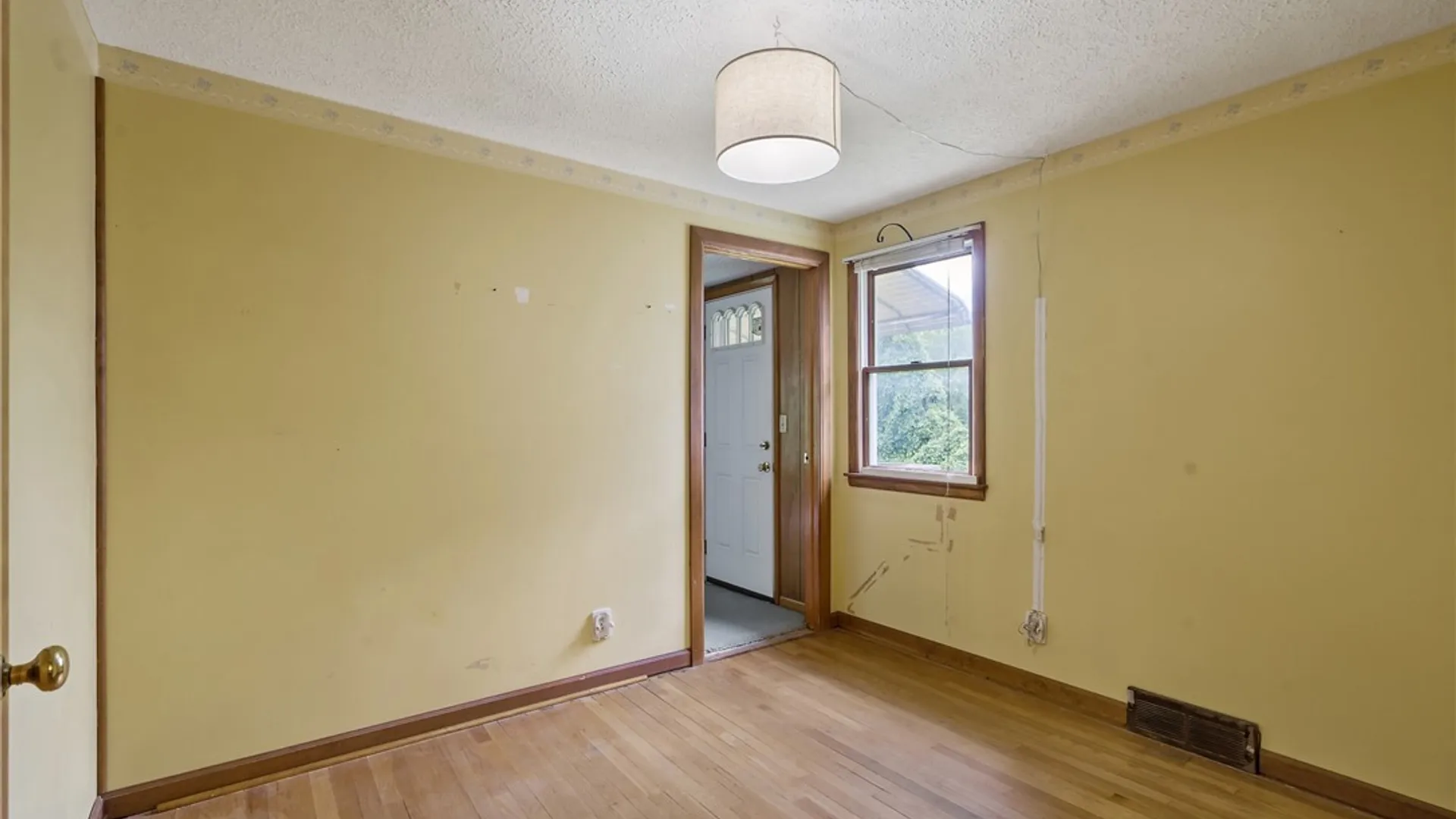 Property at 111 Wilmore Place, Syracuse, NY 13208 16