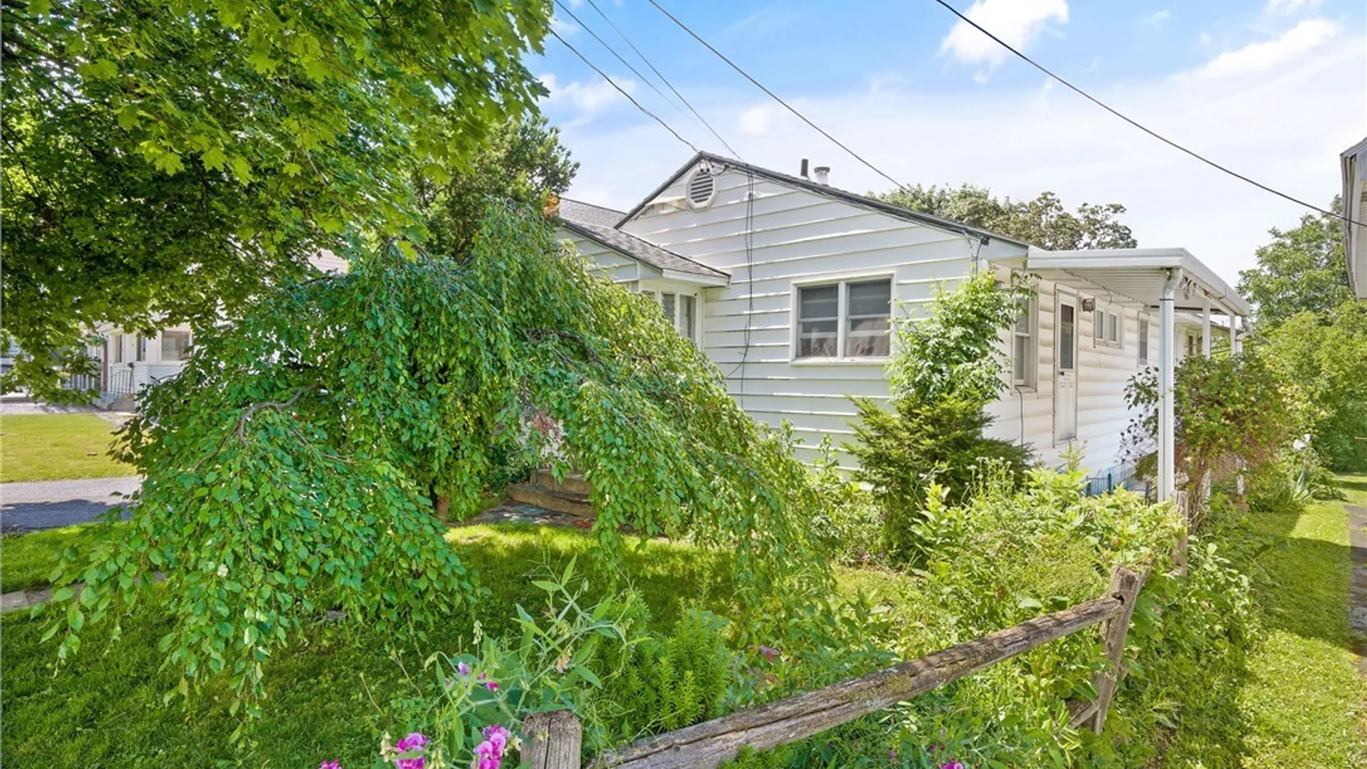 Property at 111 Wilmore Place, Syracuse, NY 13208 3