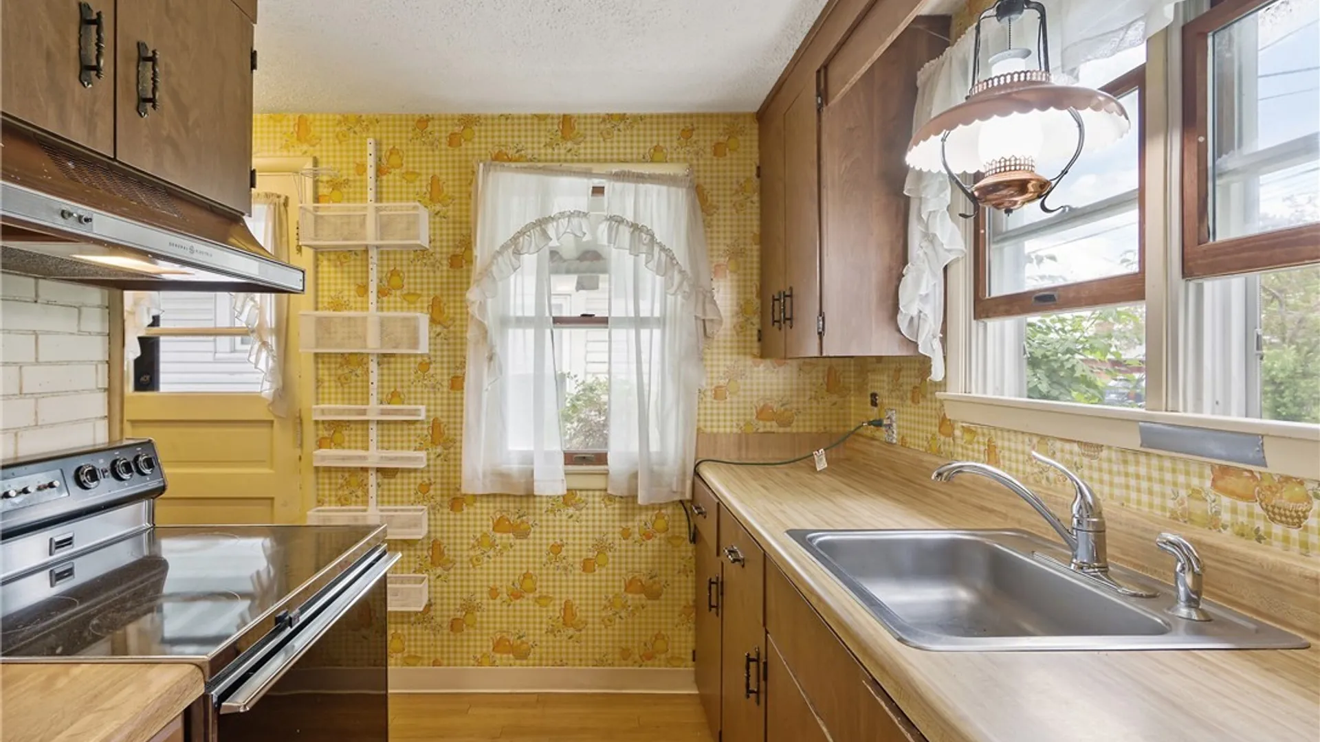 Property at 111 Wilmore Place, Syracuse, NY 13208 9