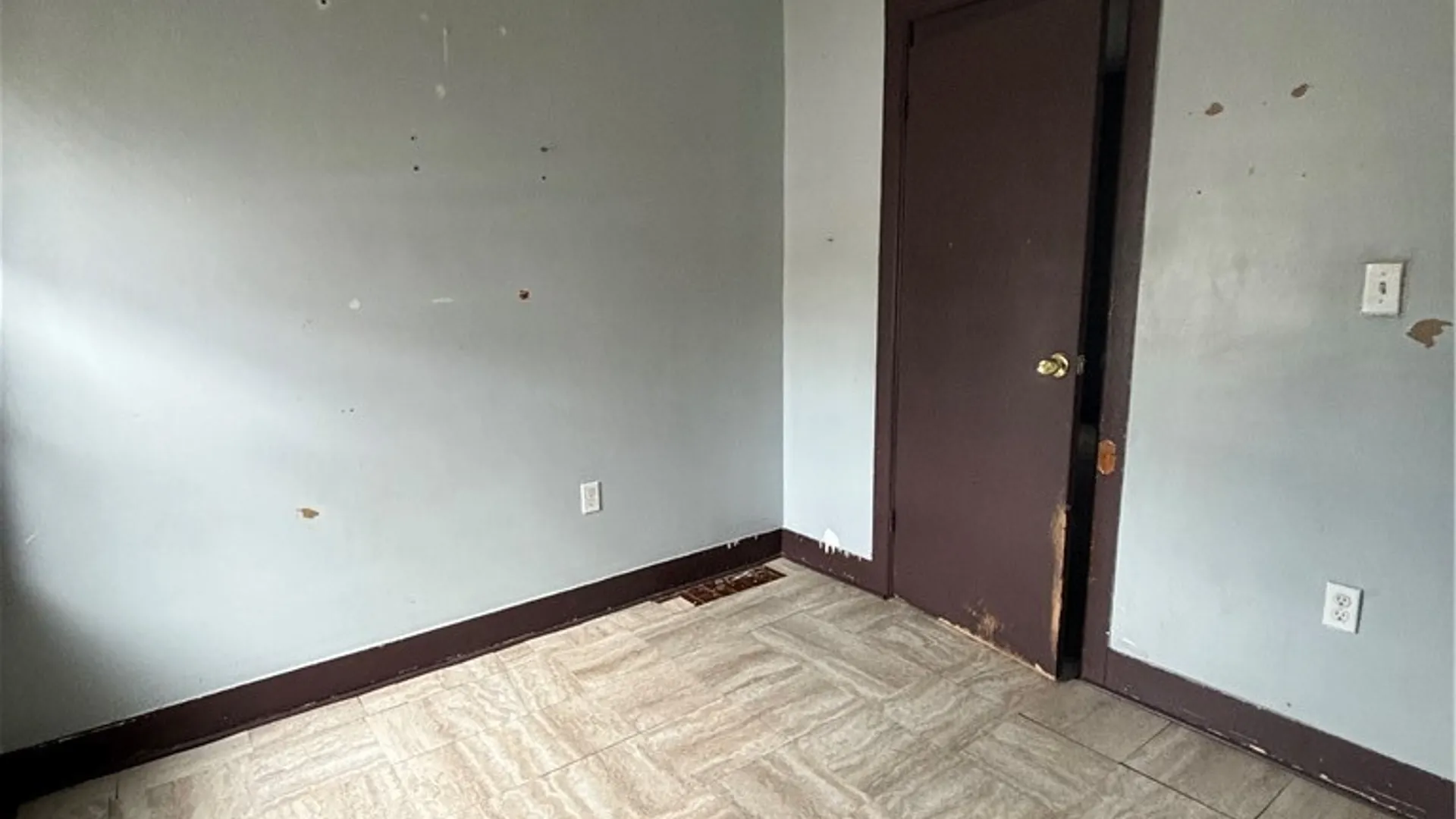 Property at 408 Koons Avenue, Buffalo, NY 14211 6
