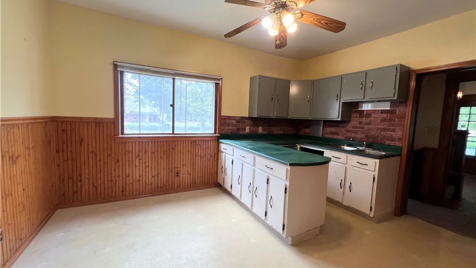 Property at 199 Potters Road, Buffalo, NY 14220 8