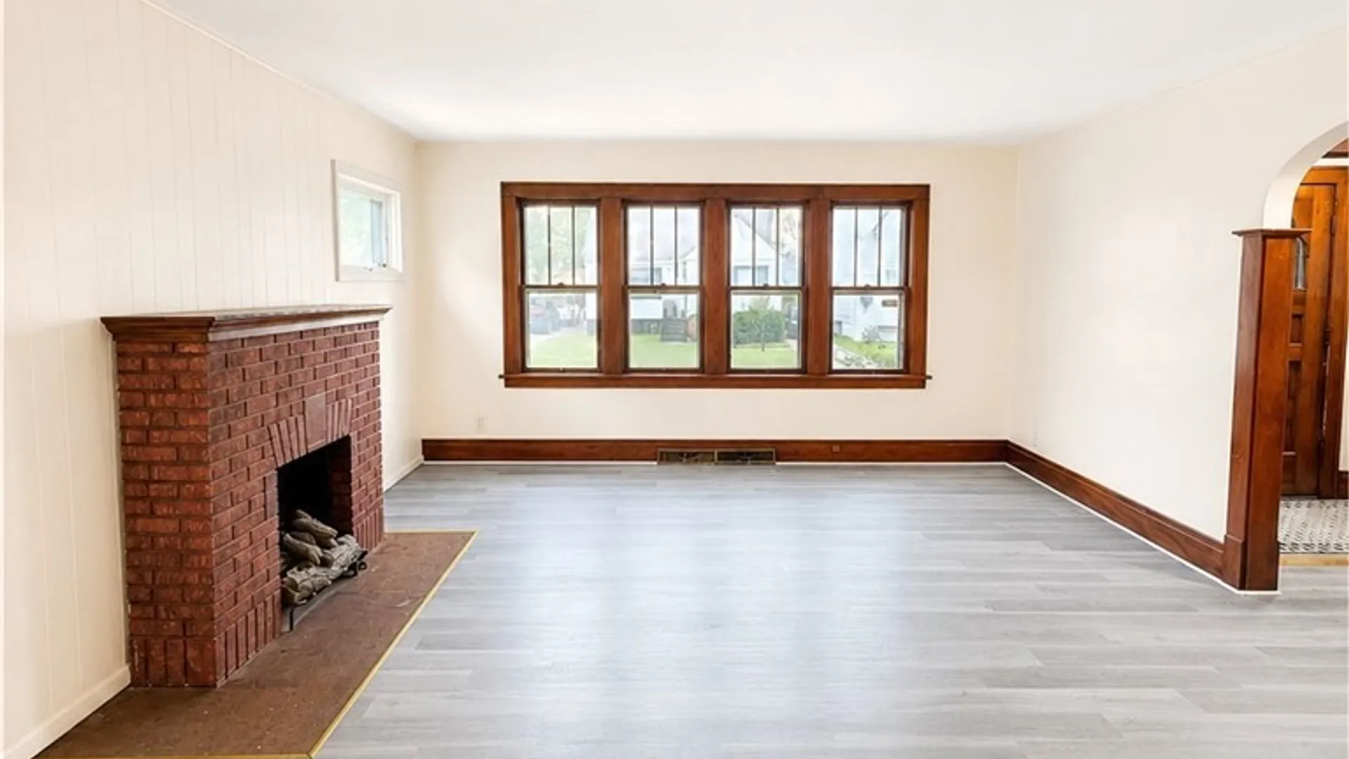 Property at 31 Dartmouth Avenue, Buffalo, NY 14215 10
