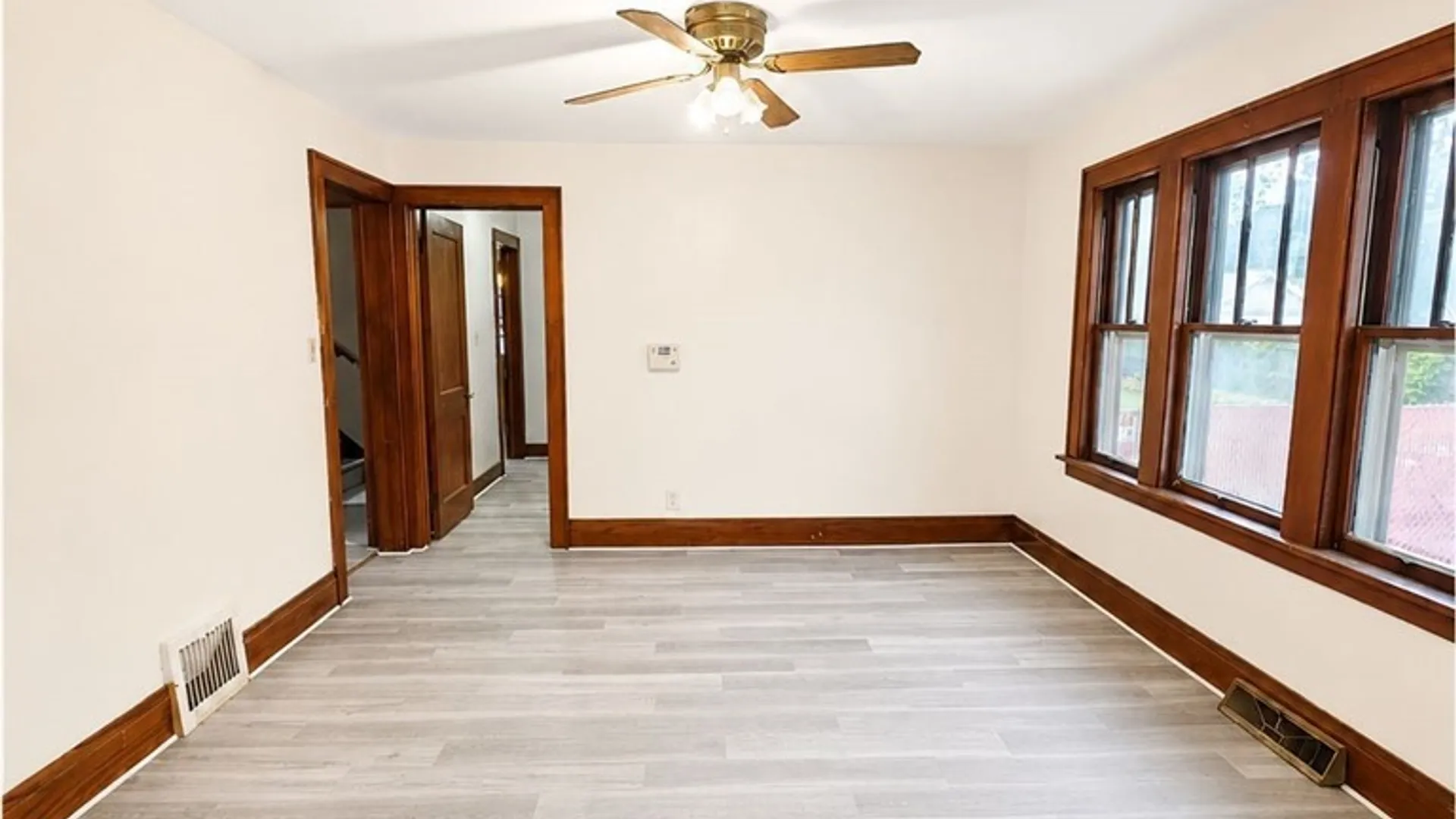 Property at 31 Dartmouth Avenue, Buffalo, NY 14215 13