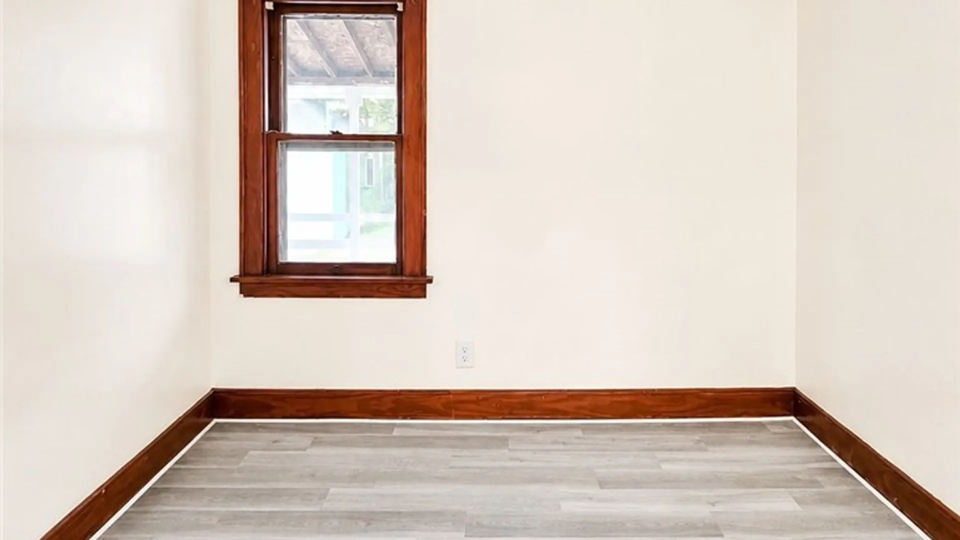 Property at 31 Dartmouth Avenue, Buffalo, NY 14215 15