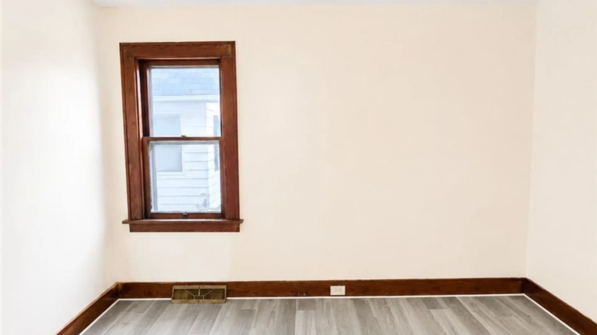 Property at 31 Dartmouth Avenue, Buffalo, NY 14215 19