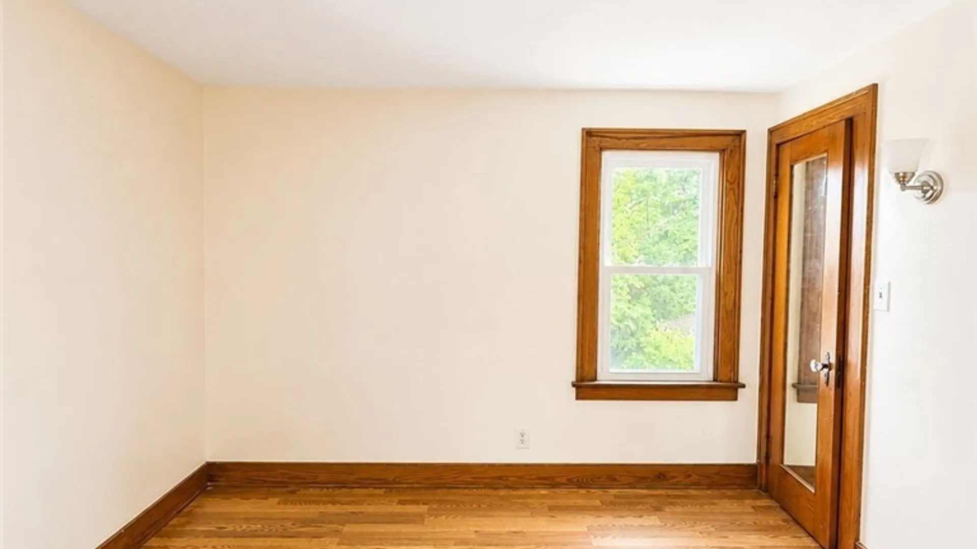 Property at 31 Dartmouth Avenue, Buffalo, NY 14215 33