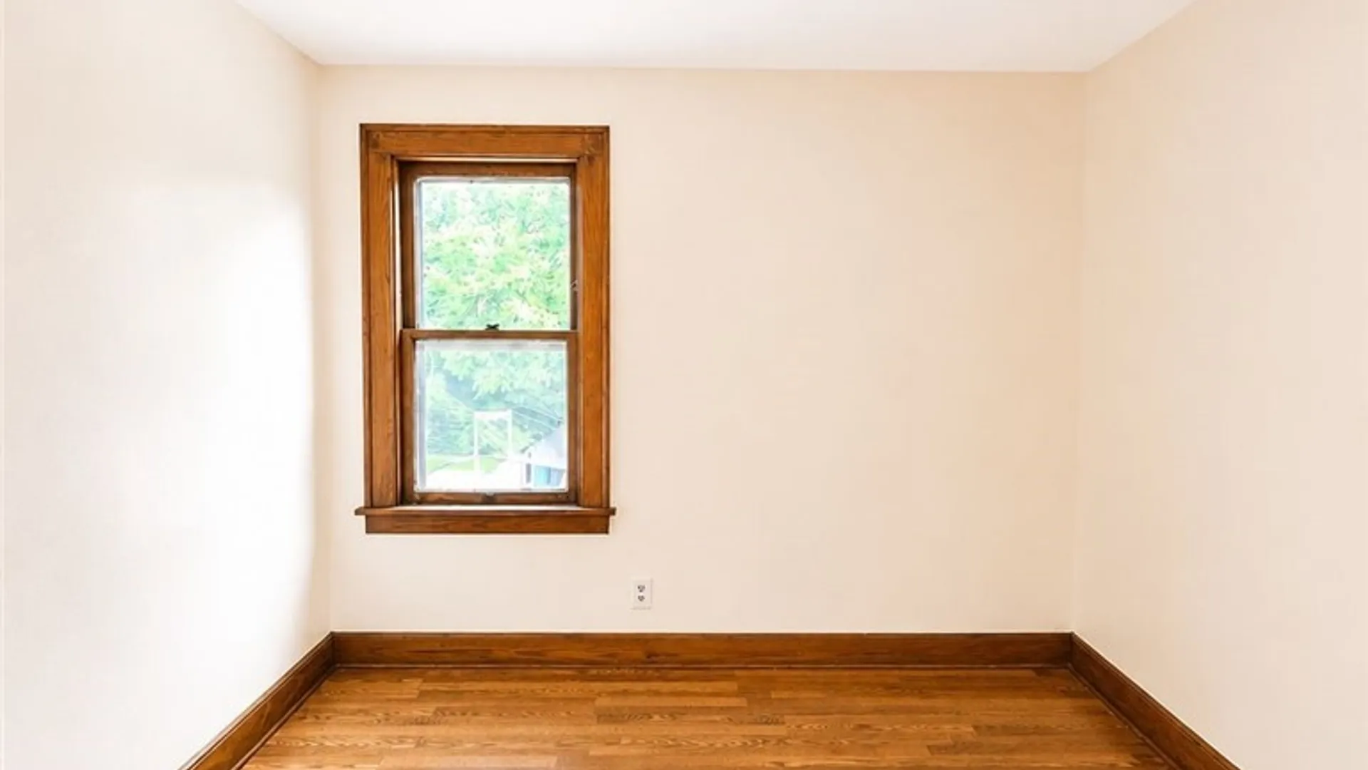 Property at 31 Dartmouth Avenue, Buffalo, NY 14215 36
