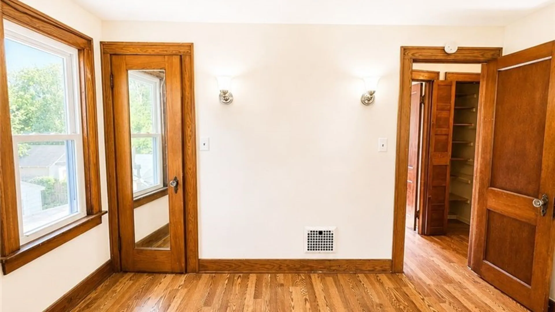 Property at 31 Dartmouth Avenue, Buffalo, NY 14215 38