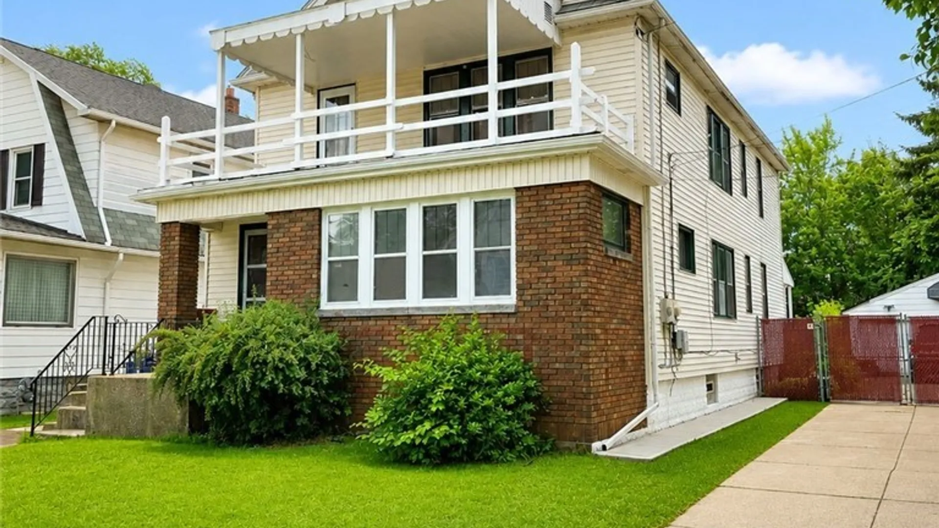 Property at 31 Dartmouth Avenue, Buffalo, NY 14215 4